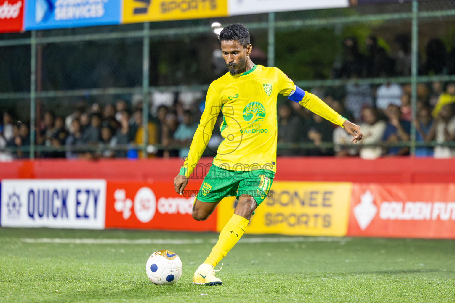 GDh. Fiyoaree VS GDh. Vaadhoo in Day 7 of Golden Futsal Challenge 2025 was held on Saturday, 11th January 2025, in Hulhumale', Maldives Photos: Hassan Simah / images.mv