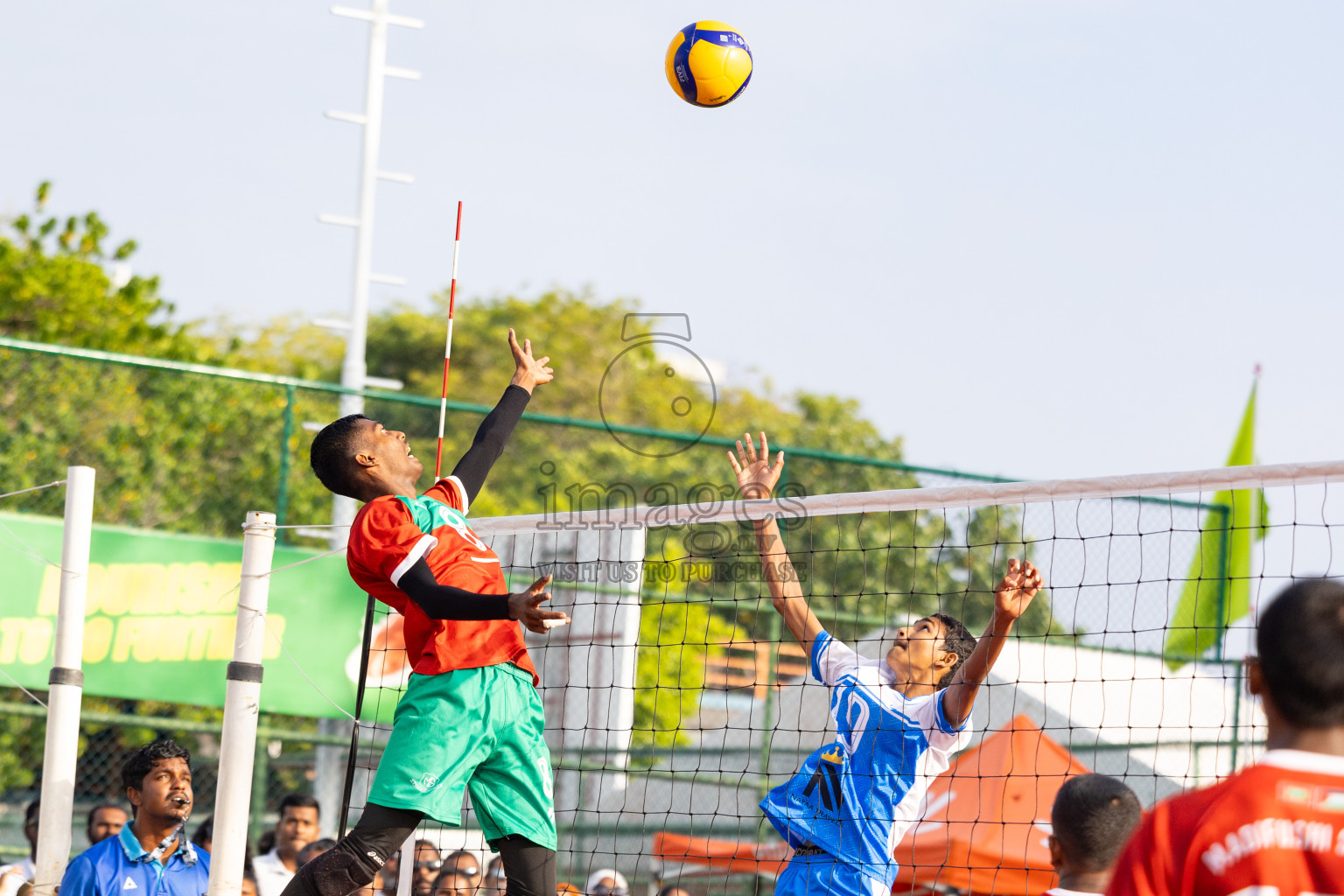 Day 10 of Interschool Volleyball Tournament 2024 was held in Ekuveni Volleyball Court at Male', Maldives on Sunday, 1st December 2024.
Photos: Ismail Thoriq / images.mv