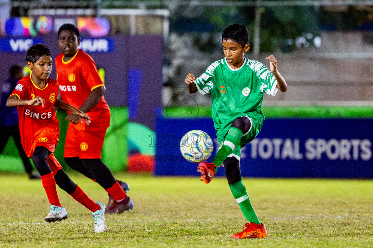 Victory Sports Club vs Hurriyya Sports Club (U12) in Day 9 of Dhivehi Youth League 2024 held at Henveiru Stadium on Saturday, 14th December 2024. Photos: Nausham Waheed / Images.mv