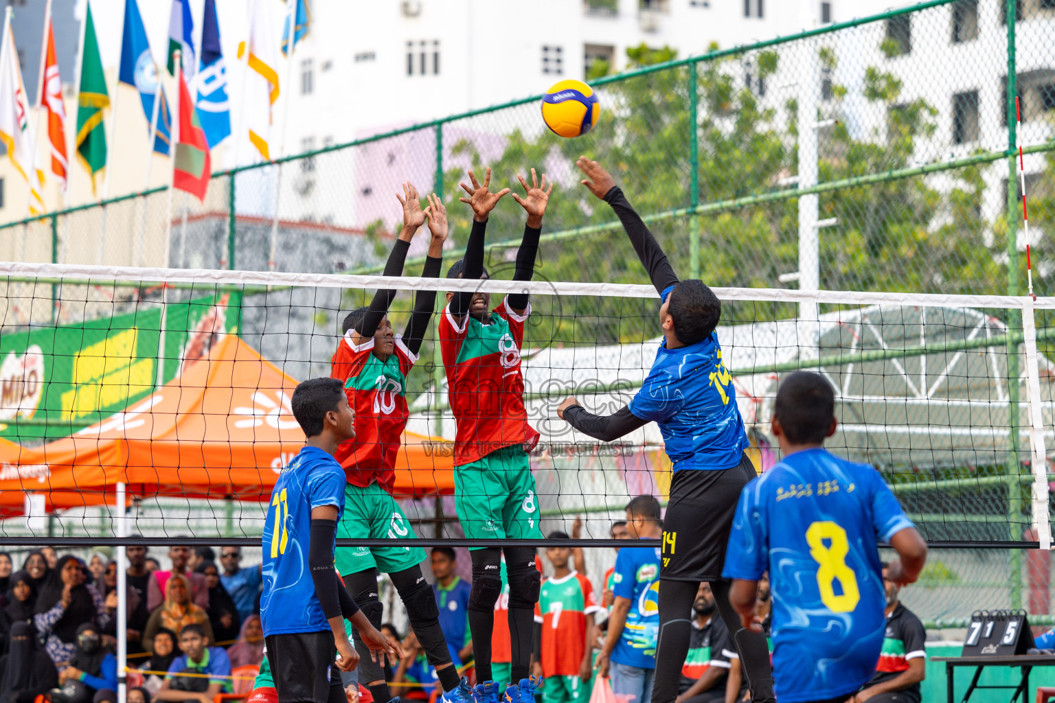 Day 5 of Interschool Volleyball Tournament 2024 was held in Ekuveni Volleyball Court at Male', Maldives on Wednesday, 27th November 2024.
Photos: Ismail Thoriq / images.mv