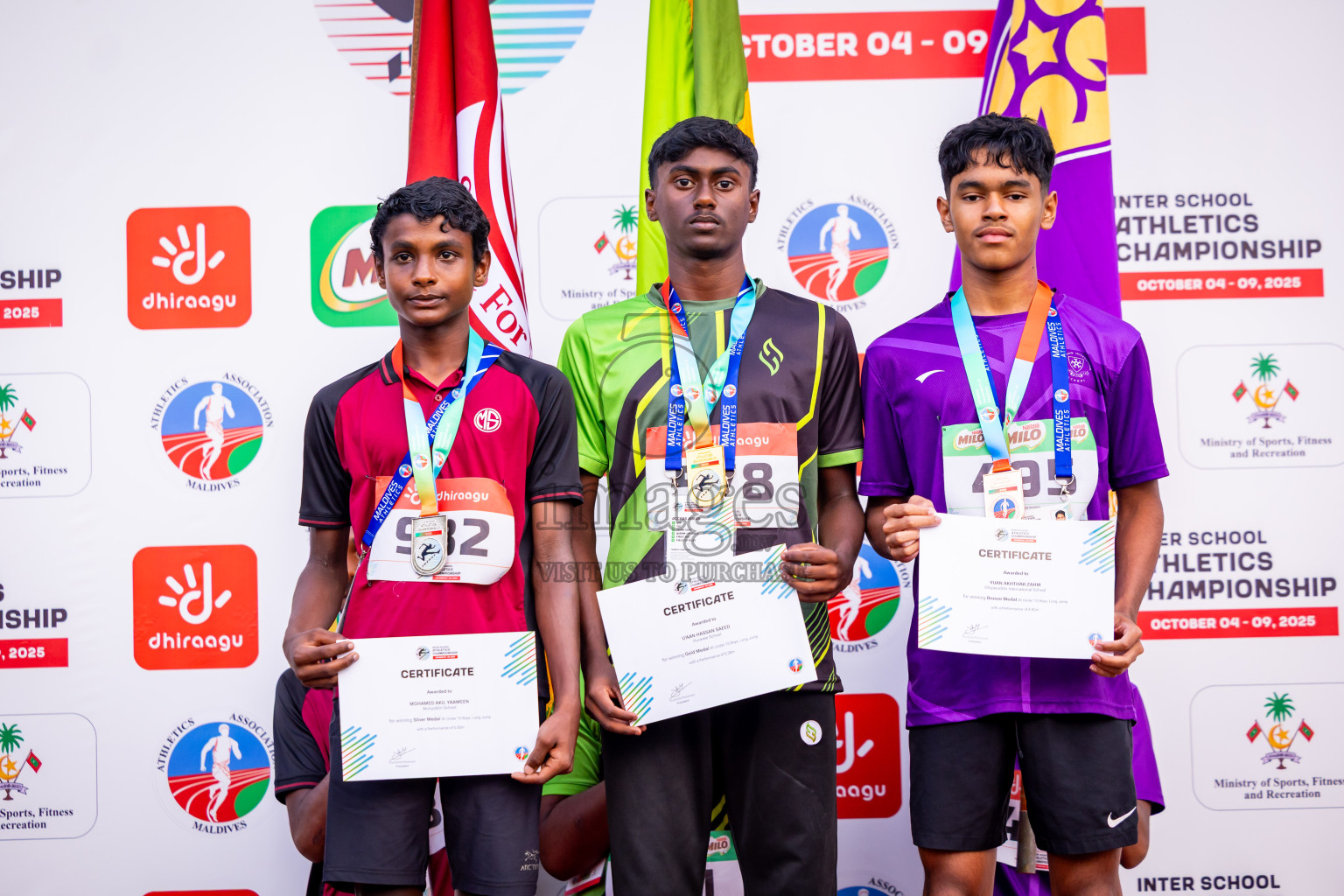 Day 3 of Inter-school Athletics Championship 2025 held in Ekuveni Synthetic Track, Male', Maldives on Wednesday, 08th October 2025. Photos by: Nausham Waheed / Images.mv