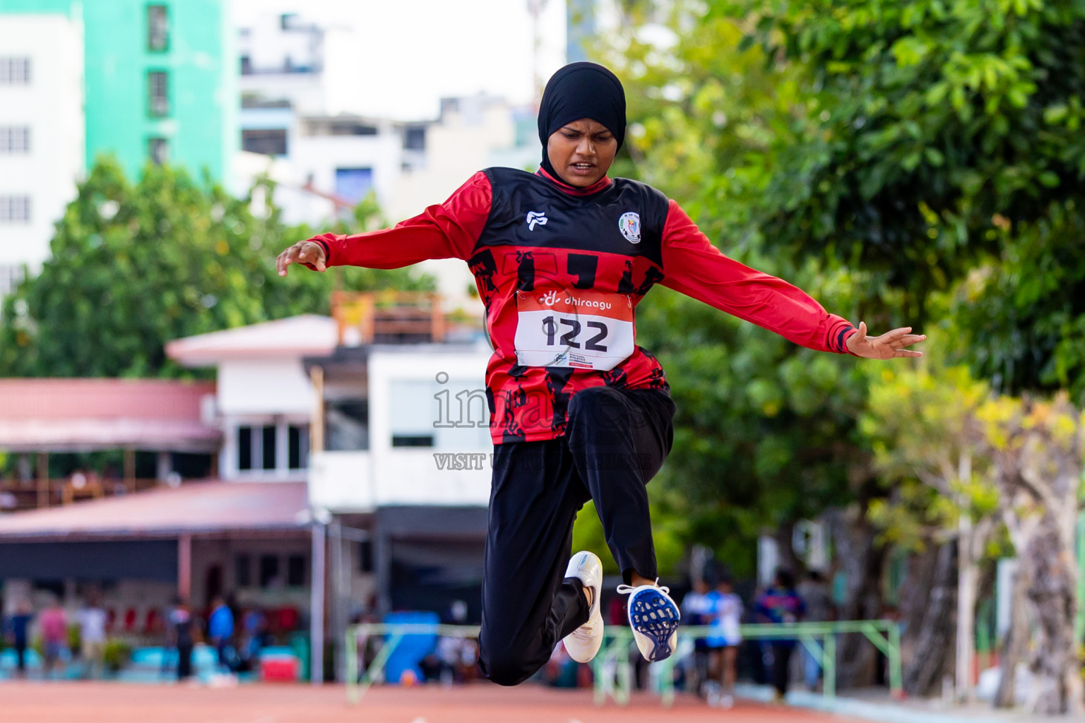 Day 2 of Inter-school Athletics Championship 2025 held in Ekuveni Synthetic Track, Male', Maldives on Tuesday, 07th October 2025. Photos by: Nausham Waheed / Images.mv