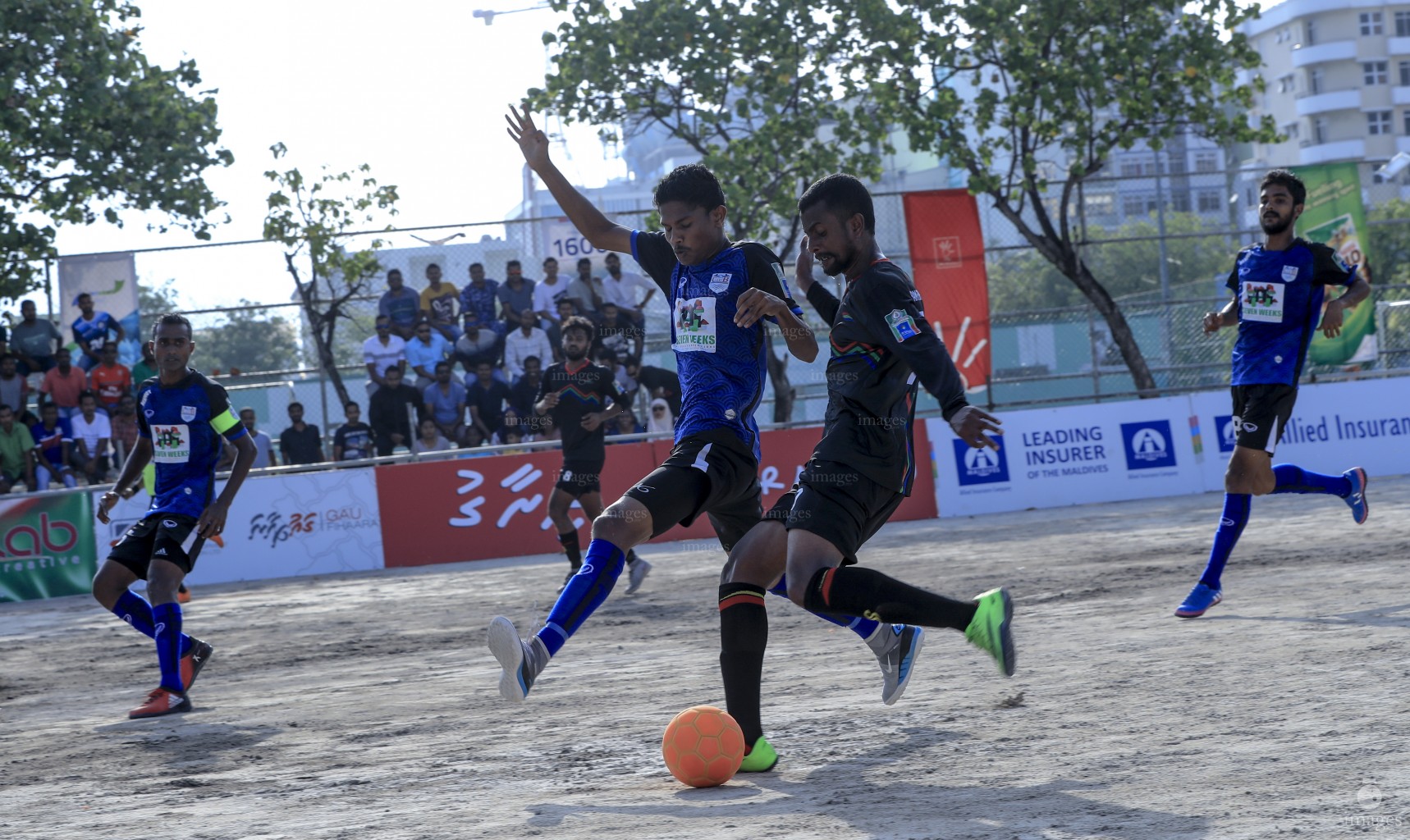 Day 3 of Club Maldives Cup Futsal Tournament  
FENAKA VS POLICE CLUB , Male', Maldives , Tuesday 11th, 2017. (Images.mv Photo: Mohamed Ahsan)