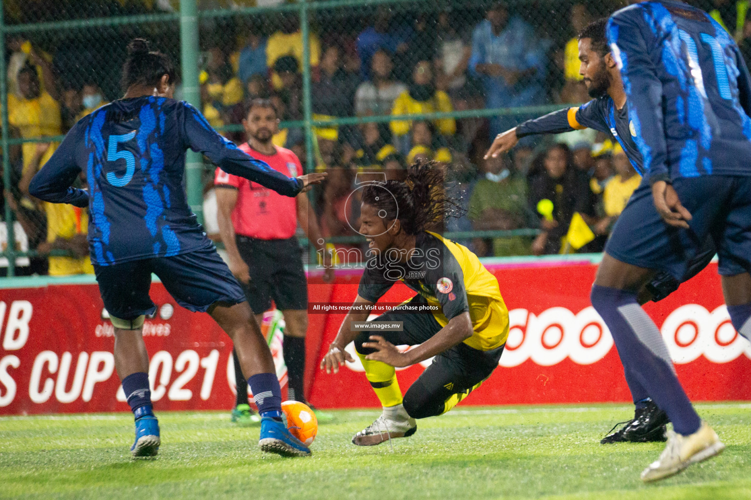 Team MPL vs Team RRC in the Quarter Finals of Club Maldives 2021 held at Hulhumale'; on 13th December 2021 Photos: Nasam/ images.mv