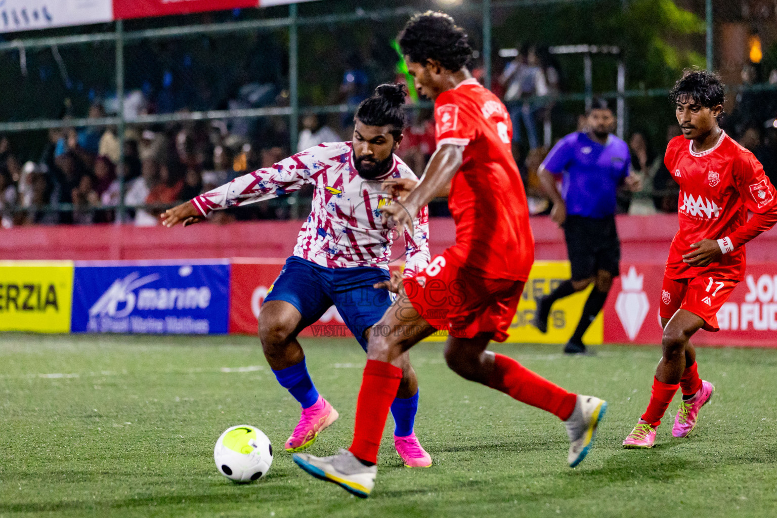 GA. Nilandhoo vs GA. Kondey in Day 19 of Golden Futsal Challenge 2024 was held on Friday, 2nd February 2024 in Hulhumale', Maldives 
Photos: Hassan Simah / images.mv