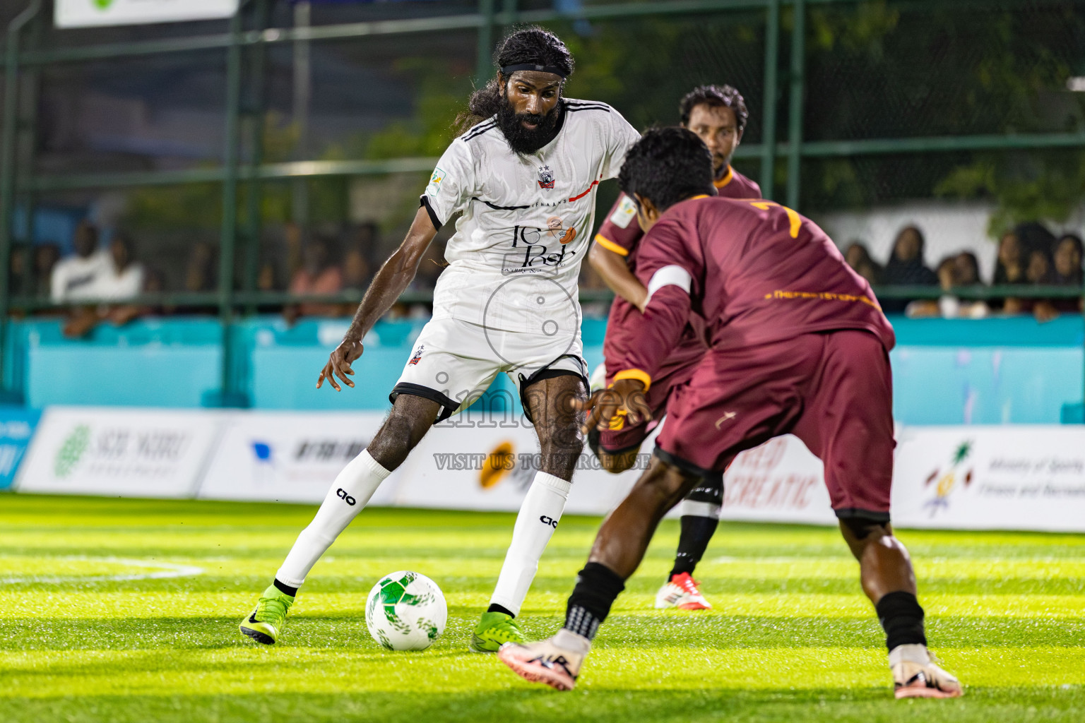 Ifhaams vs Comienzo fc in Semi Finals of Laamehi Dhiggaru Ekuveri Futsal Challenge 2025 was held on Sunday, 27th July 2025, at Dhiggaru Futsal Ground, Dhiggaru, Maldives Photos: Areef Adam / images.mv