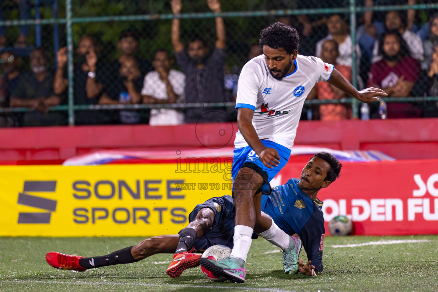 Th Guraidhoo vs Th Veymandoo in Day 15 of Golden Futsal Challenge 2024 was held on Monday, 29th January 2024, in Hulhumale', Maldives
Photos: Ismail Thoriq / images.mv