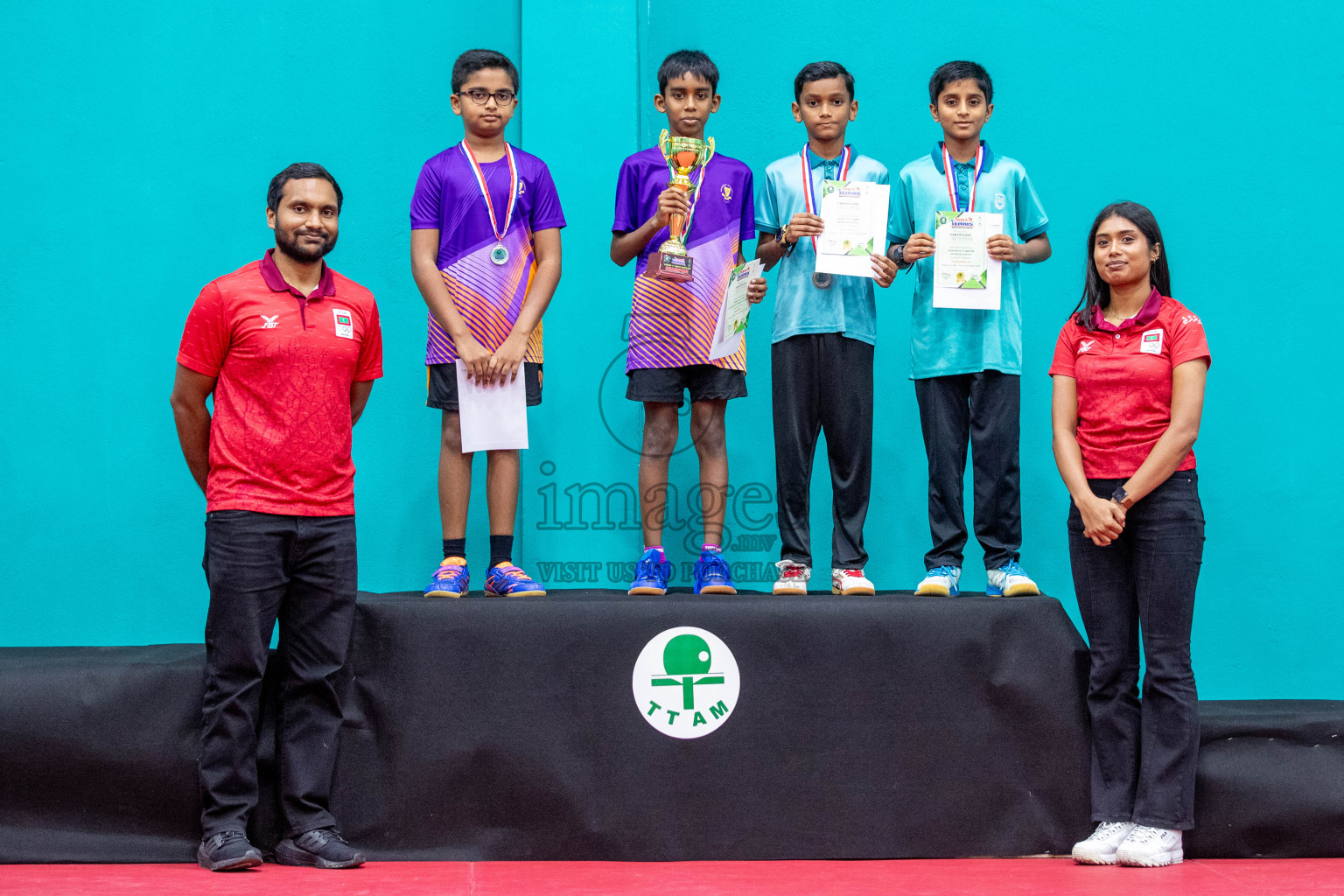 Senior Finals and Awarding ceremony of Interschool Table Tennis Tournament 2024 was held in Male' TT Hall, Male', Maldives on Saturday, 10th August 2024.
Photos: Ismail Thoriq / images.mv