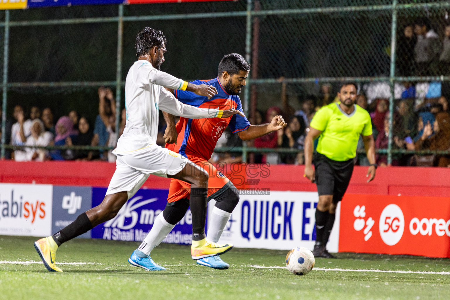 S Maradhoo vs S Meedhoo in Day 12 of Golden Futsal Challenge 2025 was held on Thursday, 16th January 2025, in Hulhumale', Maldives.
Photos: Hassan Simah / images.mv