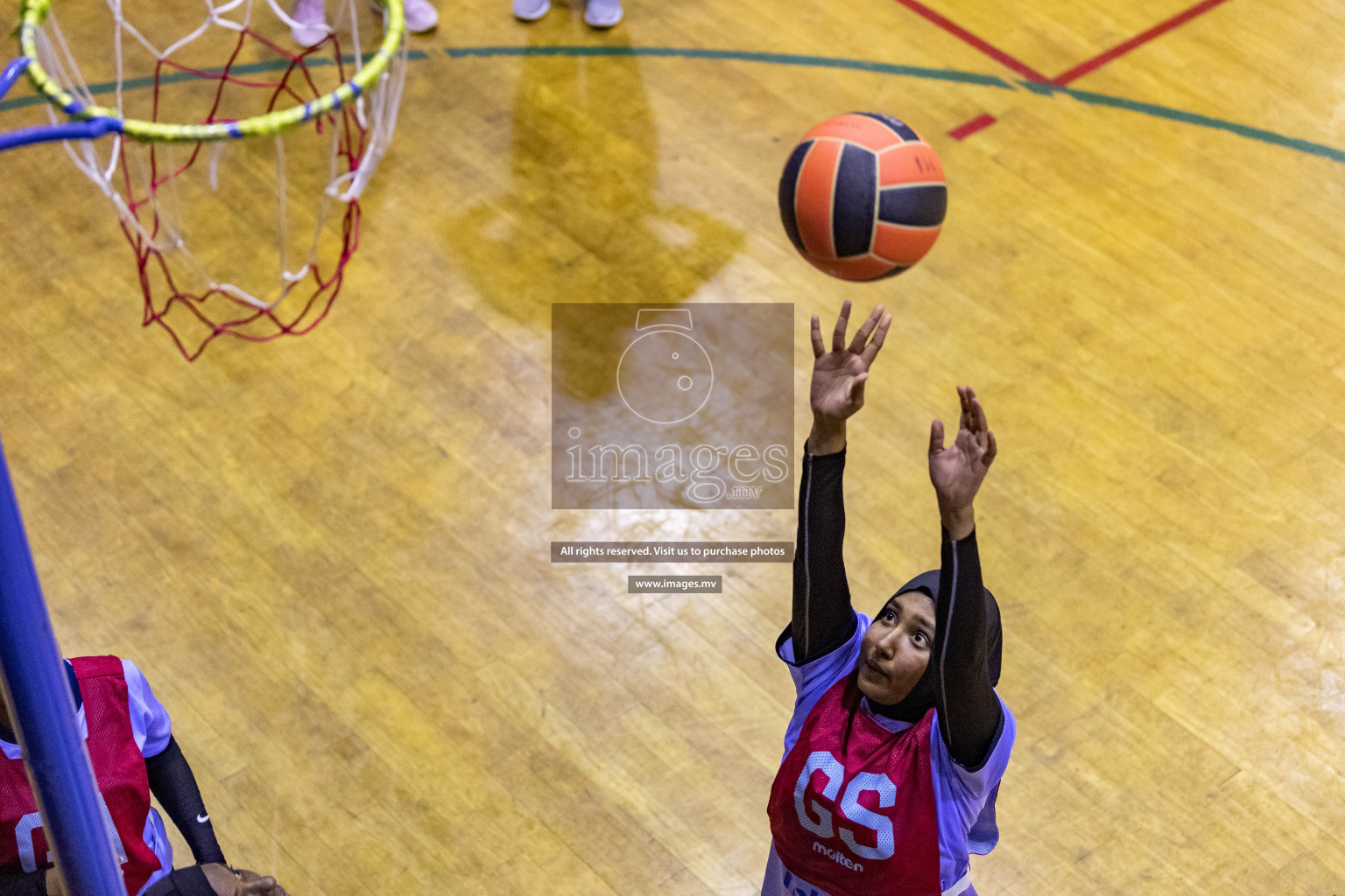 Sports Club Skylark vs Vyansa in the Milo National Netball Tournament 2022 on 17 July 2022, held in Social Center, Male', Maldives. 
Photographer: Hassan Simah / Images.mv