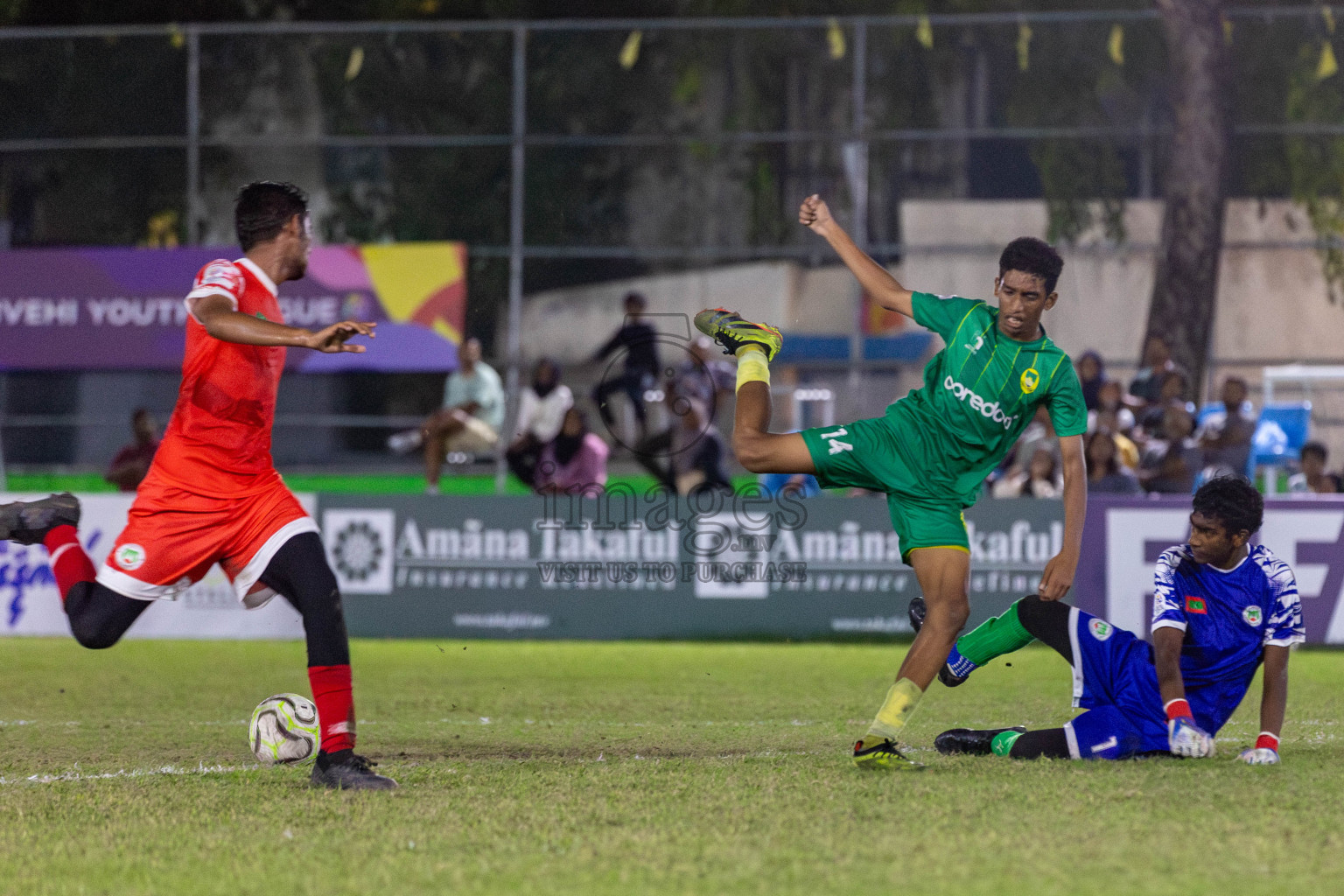 Maziya SRC vs Hurriya Sports Club in Day 12 of Dhivehi Youth League 2024 held at Henveiru Stadium on Wednesday , 18th December 2024. Photos: Shuu Abdul Sattar