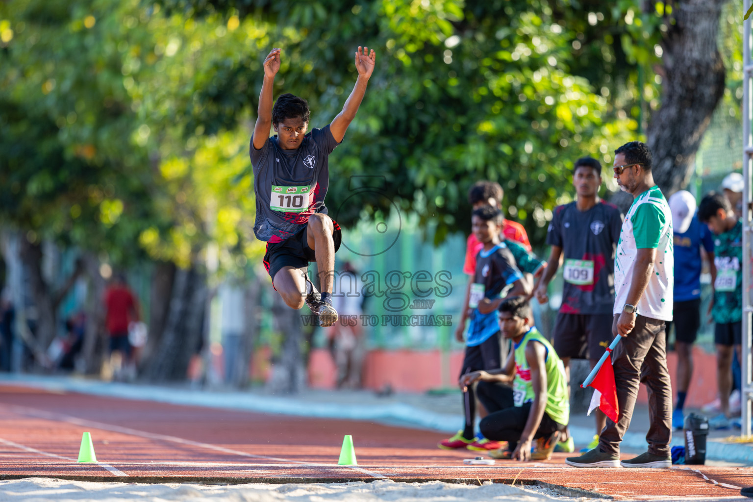 Day 1 of 12th Milo Association Championships was held in Ekuveni Track at Male', Maldives on Thursday, 24th April 2025.
Photos: Ismail Thoriq / images.mv