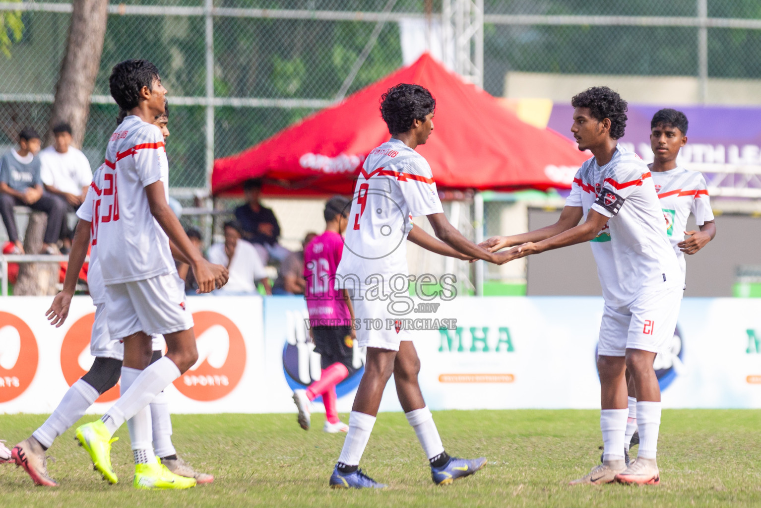 United Victory vs TC Sports Club in Day 7 of Dhivehi Youth League 2024 held at Henveiru Stadium on Sunday, 1st December 2024. Photos: Shuu Abdul Sattar, / Images.mv