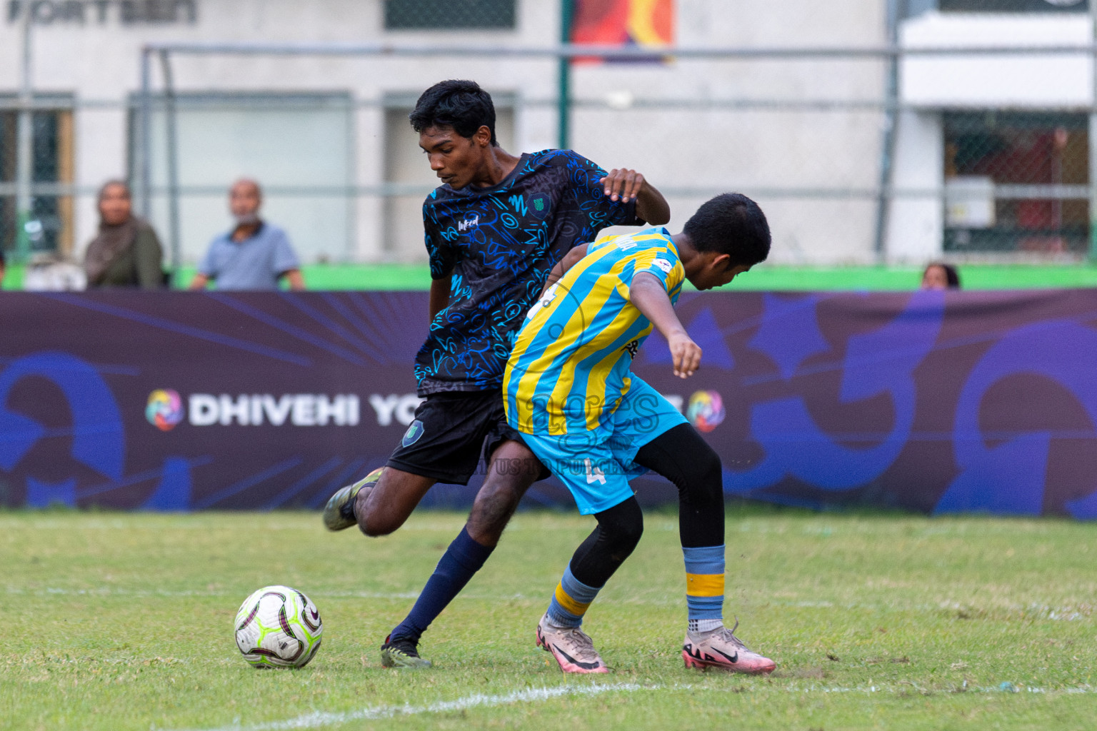 Club Valencia vs Super United Sports (U14) in Day 9 of Dhivehi Youth League 2024 held at Henveiru Stadium on Saturday, 14th December 2024. Photos: Mohamed Mahfooz Moosa / Images.mv