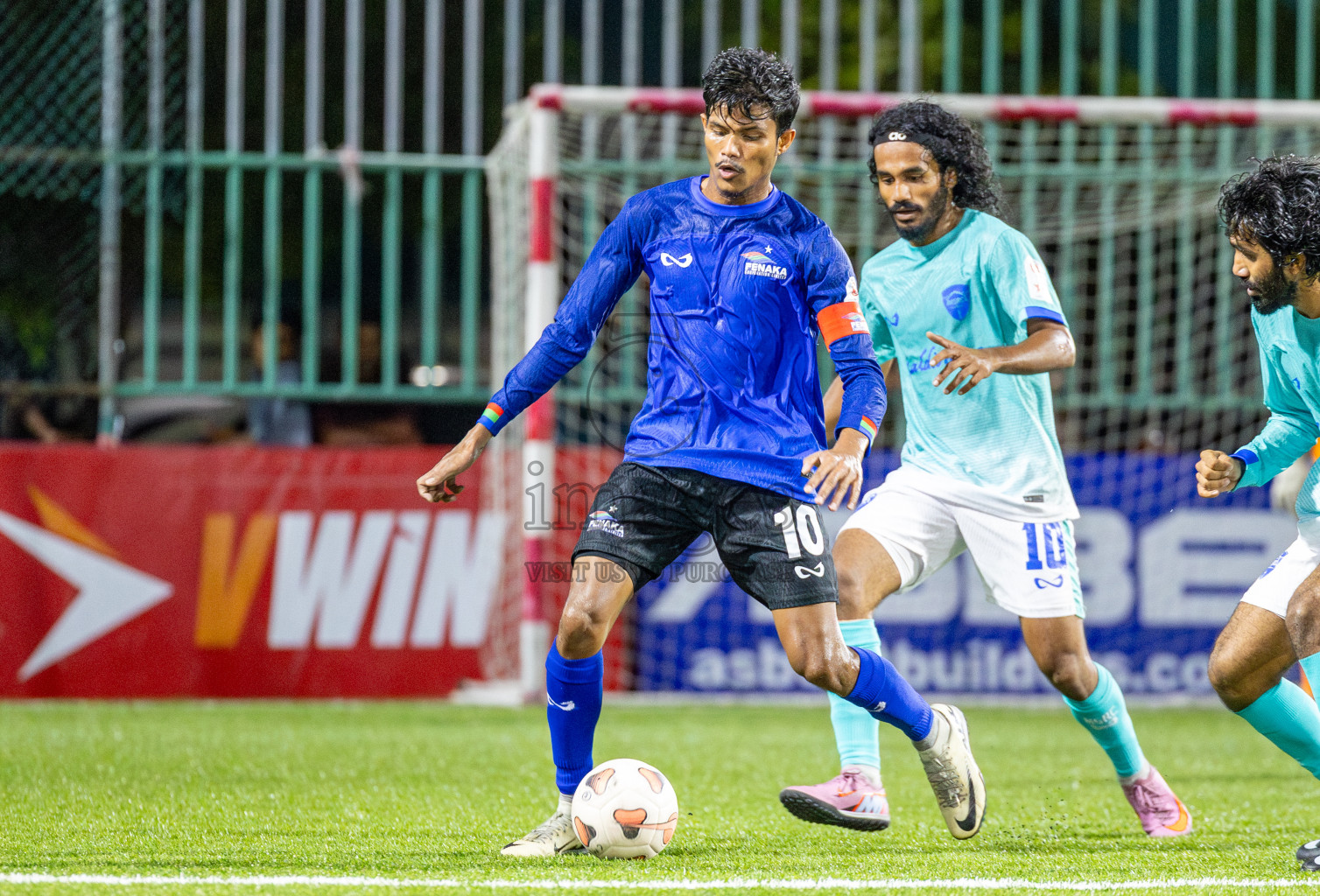 Team FENAKA vs MSRC (Maldivian) in Day 8 of Club Maldives Cup 2025 was held in Rehendhi Futsal Ground, Hulhumale', Maldives on Wednesday, 8th October 2025.
Photos: Ismail Thoriq / images.mv
