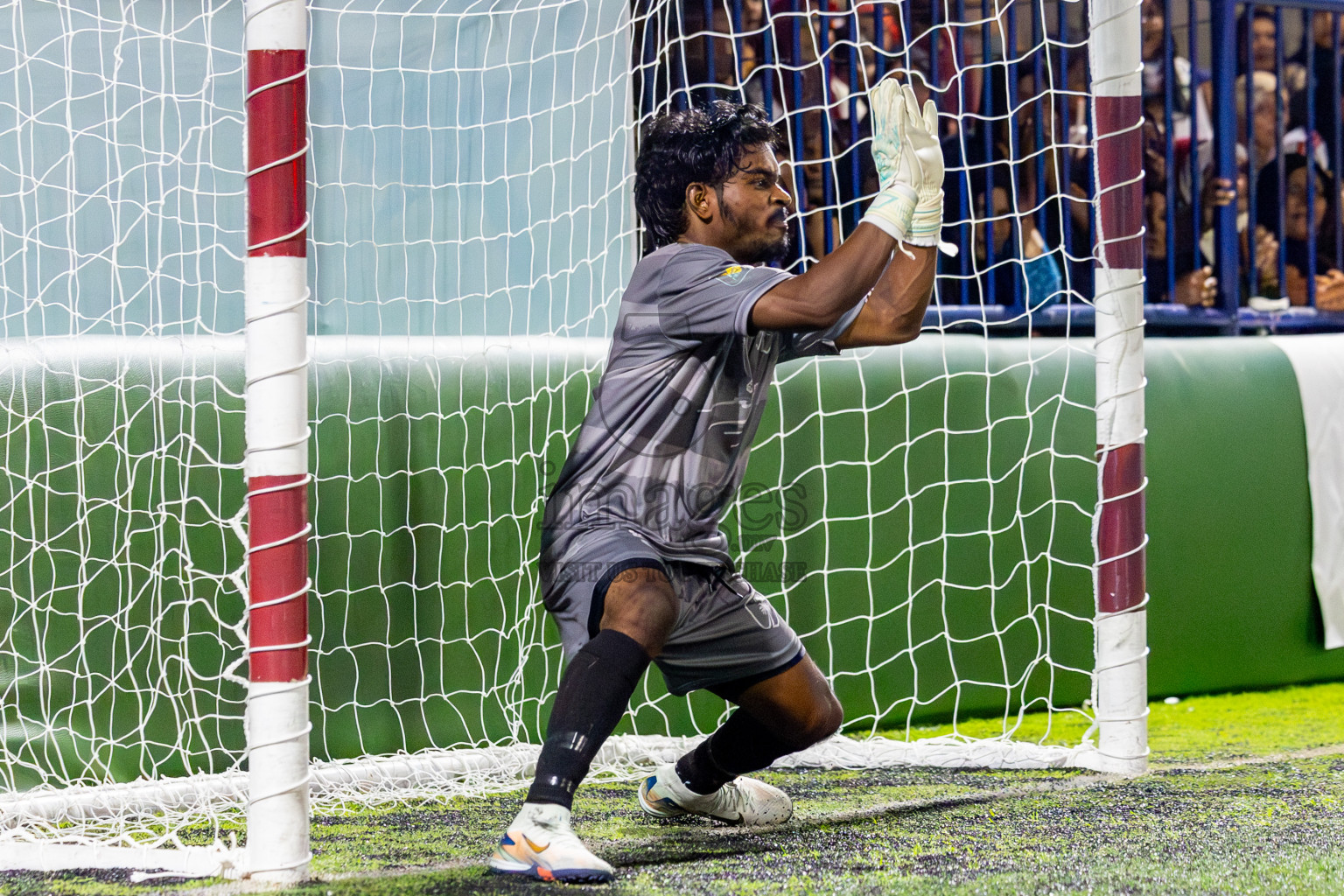 Goidhoo vs Dhonfan in Quater Finals of Better in Baa Futsal Fiesta 2025 Men's division held in B. Eydhafushi, Maldives on Thursday, 13th November 2025. Photos: Nausham Waheed / images.mv