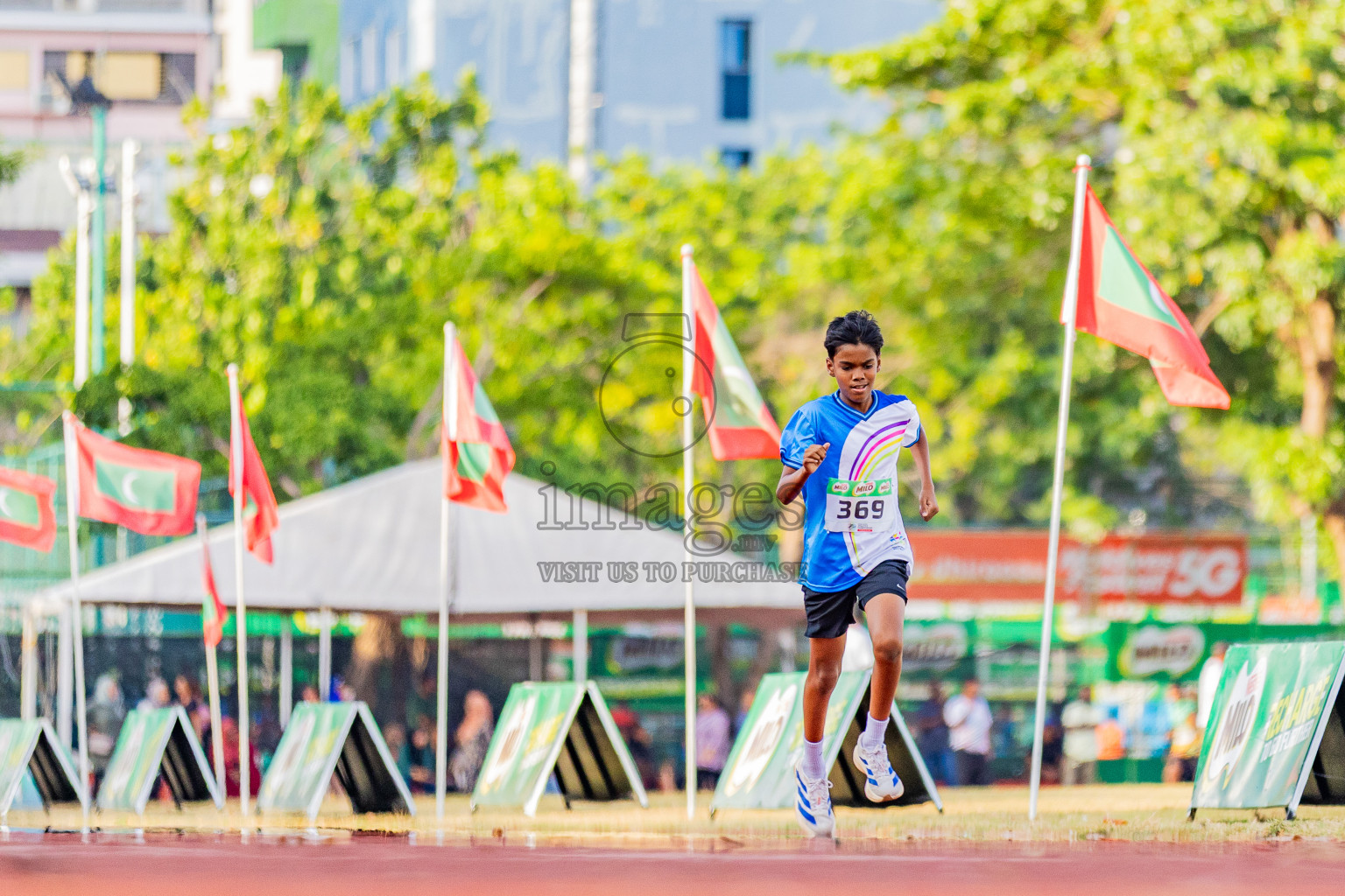 Day 3 of Inter-school Athletics Championship 2025 held in Ekuveni Synthetic Track, Male', Maldives on Wednesday, 08th October 2025. Photos by: Areef Adam  / Images.mv