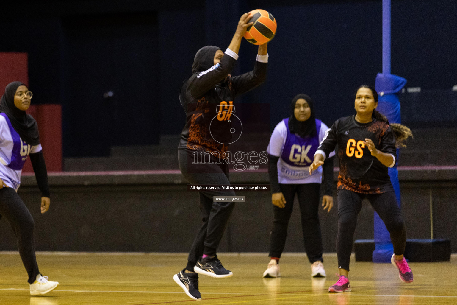 Club Matrix vs VYANSA in the Milo National Netball Tournament 2022 on 20 July 2022, held in Social Center, Male', Maldives. Photographer: Shuu / Images.mv