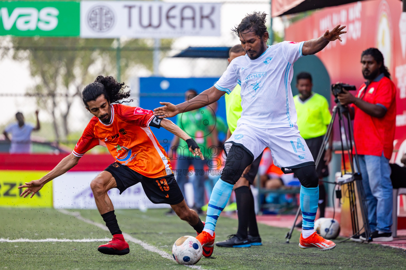 Th Kandoodhoo vs Th Hirilandhoo in Day 14 of Golden Futsal Challenge 2025 was held on Saturday, 18th January 2025, in Hulhumale', Maldives. Photos: Nausham Waheed / images.mv