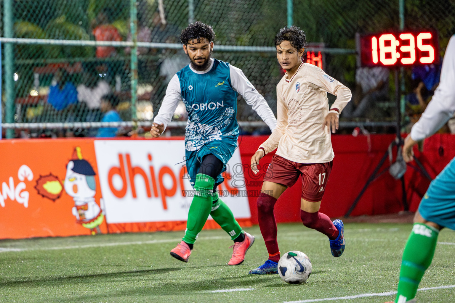 CLUB 220 vs HES CLUB Maldives Classic 2024 held in Rehendi Futsal Ground, Hulhumale', Maldives on Thursday, 12th September 2024. 
Photos: Hassan Simah / images.mv