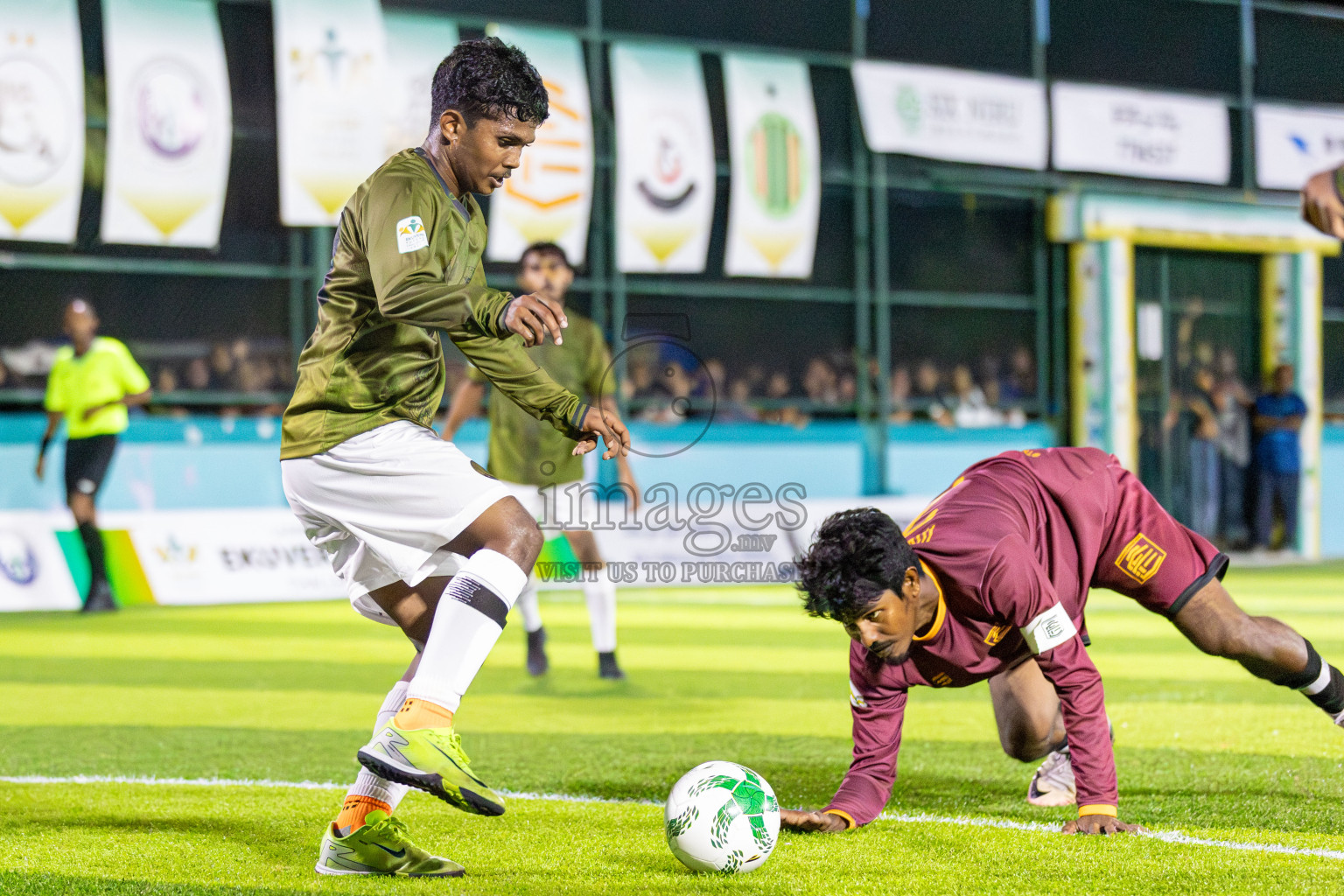 Comienzo fc vs The dee ess kay in Day 1 of Laamehi Dhiggaru Ekuveri Futsal Challenge 2025 was held on Thursday, 24th July 2025, at Dhiggaru Futsal Ground, Dhiggaru, Maldives Photos: Areef Adam / images.mv