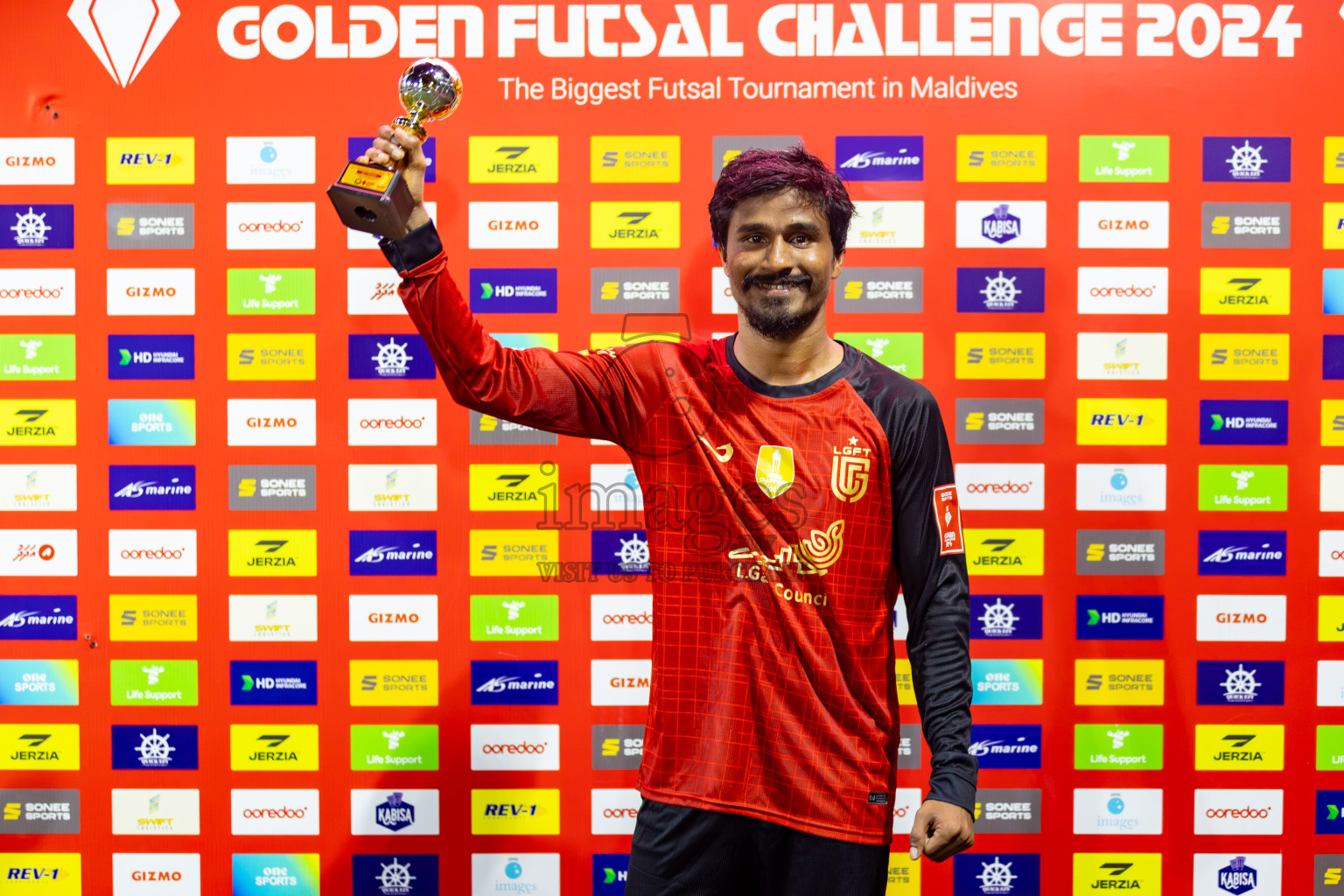 L. Gan VS Th. Omadhoo on Day 35 of Golden Futsal Challenge 2024 was held on Tuesday, 20th February 2024, in Hulhumale', Maldives 
Photos: Hassan Simah, / images.mv