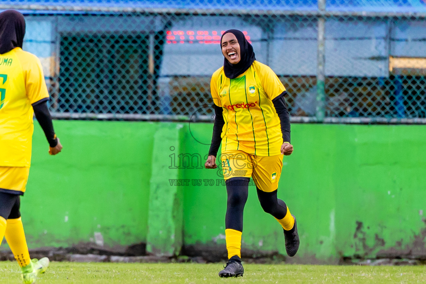 Biss Buru Sports Club vs Maziya Sports  in FAM Women’s League 2025 held in Henveiru Football ground, Male', Maldives on Wednesday, 3rd December 2025. Photos: Nausham Waheed / Images.mv
