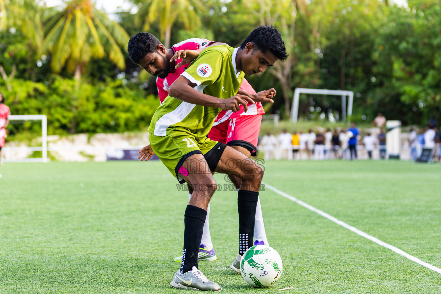 Oblu Experience Ailafushi vs Four Seasons Kuda Huraa in Resort League 2025 (North Male Zone) day 3 was held on Friday, 5th September 2025 in One And Only Reethi Rah Maldives Resort, Photos: Areef Adam / images.mv