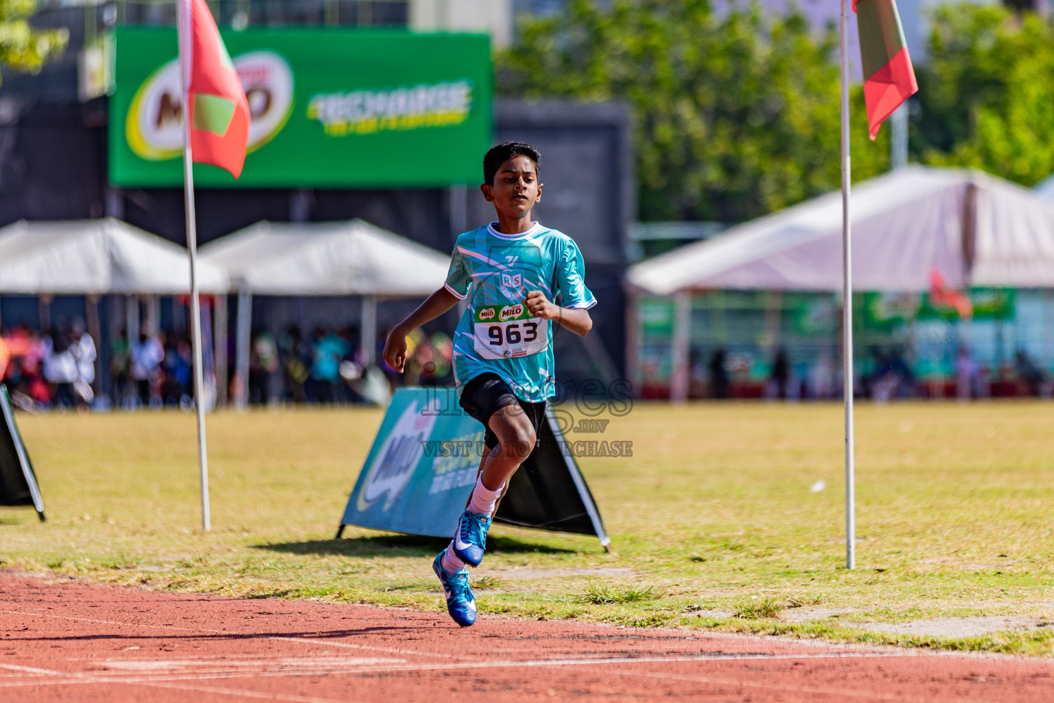 Day 3 of Inter-school Athletics Championship 2025 held in Ekuveni Synthetic Track, Male', Maldives on Wednesday, 08th October 2025. Photos by: Areef Adam / Images.mv