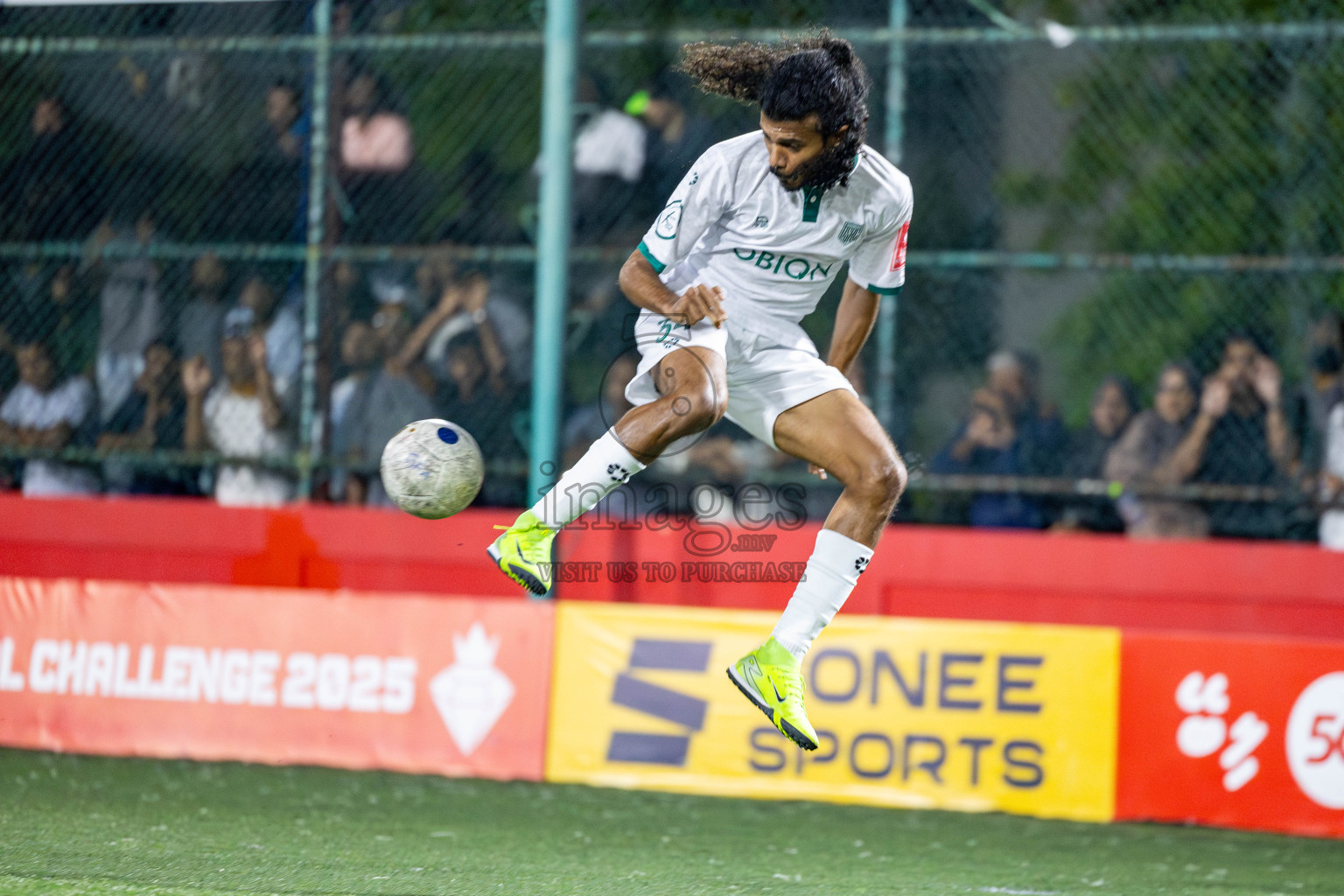 GA. Villingili VS Dhadimagu in zone round on Day 32 of Golden Futsal Challenge 2025 was held on Wednesday , 5th February 2025, in Hulhumale', Maldives. 
Photos: Hassan Simah / images.mv
