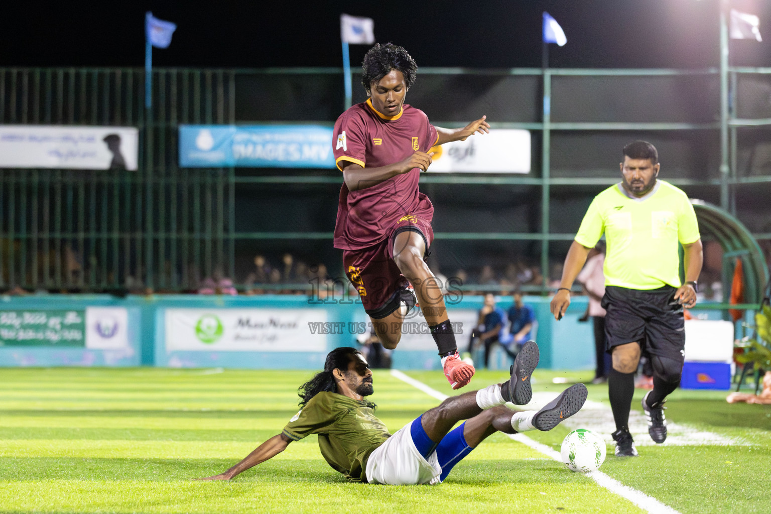 Comienzo fc vs The dee ess kay in Day 1 of Laamehi Dhiggaru Ekuveri Futsal Challenge 2025 was held on Thursday, 24th July 2025, at Dhiggaru Futsal Ground, Dhiggaru, Maldives Photos: Areef Adam / images.mv