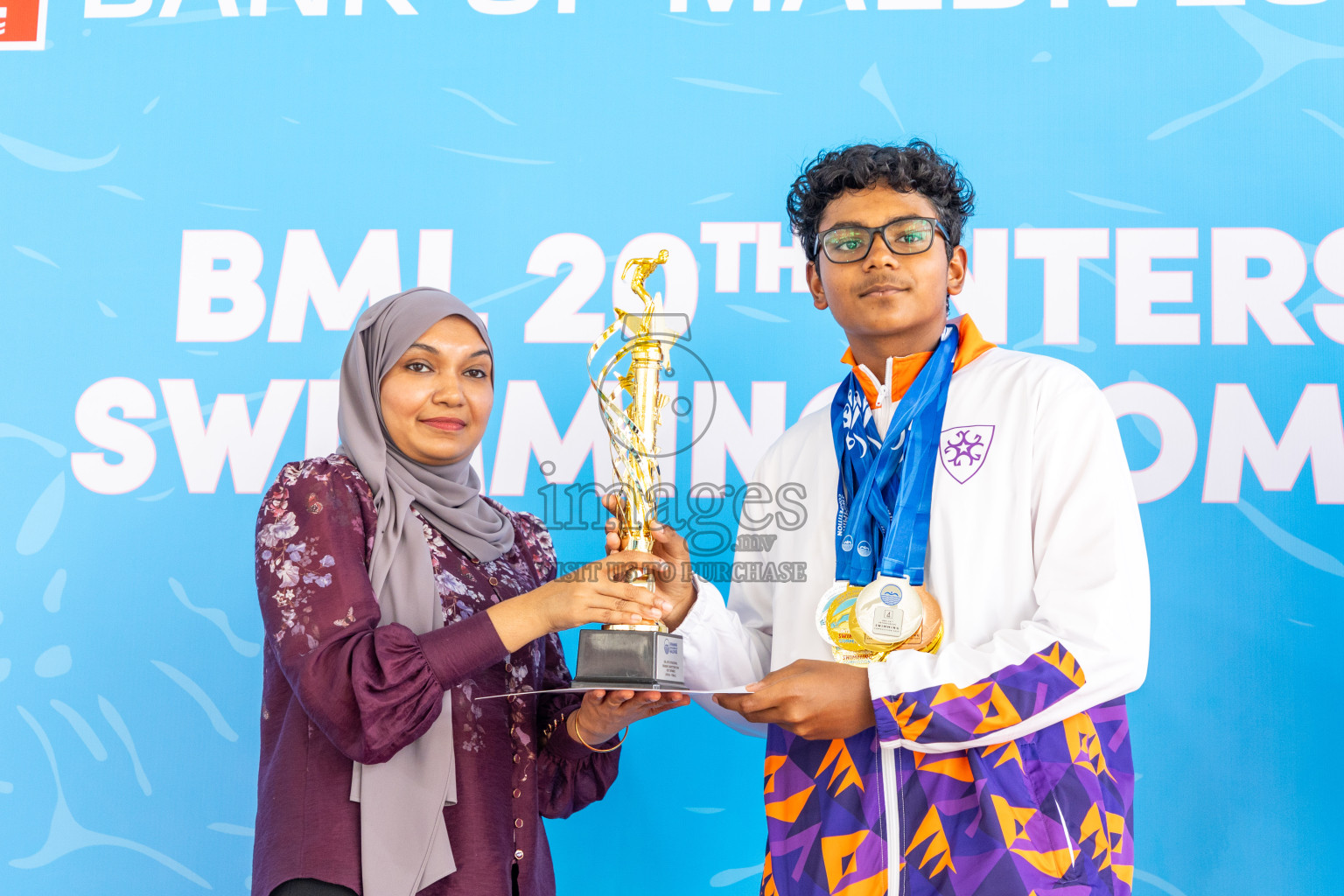 Closing ceremony of BML 20th Inter-School Swimming Competition was held in Hulhumale' Swimming Complex on Saturday, 19th October 2024. 
Photos: Ismail Thoriq