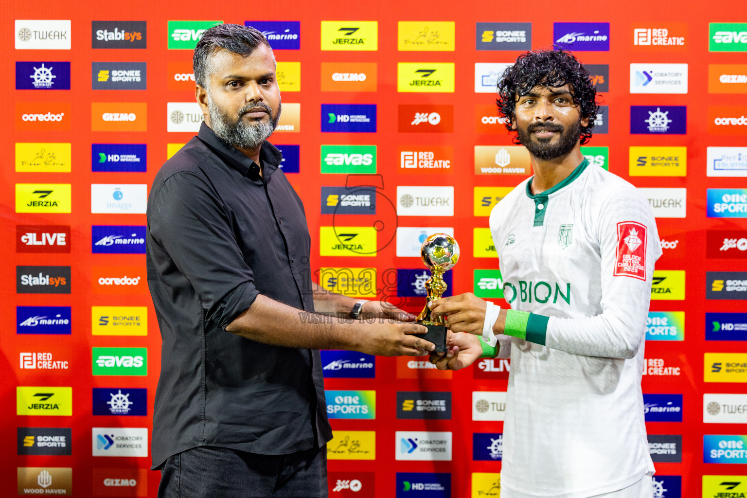 GA. Villingili VS Dhadimagu in zone round on Day 32 of Golden Futsal Challenge 2025 was held on Wednesday , 5th February 2025, in Hulhumale', Maldives. 
Photos: Hassan Simah / images.mv