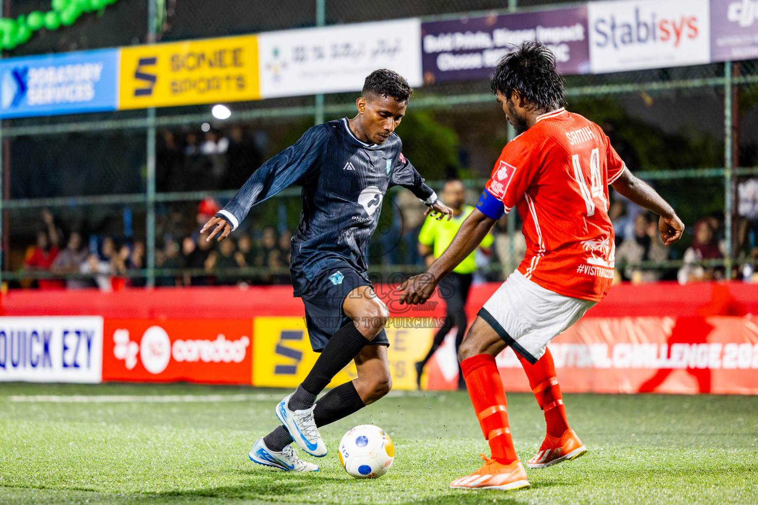 Th Kandoodhoo vs Th Gaadhiffushi in Day 10 of Golden Futsal Challenge 2025 was held on Tuesday, 14th January 2025, in Hulhumale', Maldives Photos: Nausham Waheed / images.mv