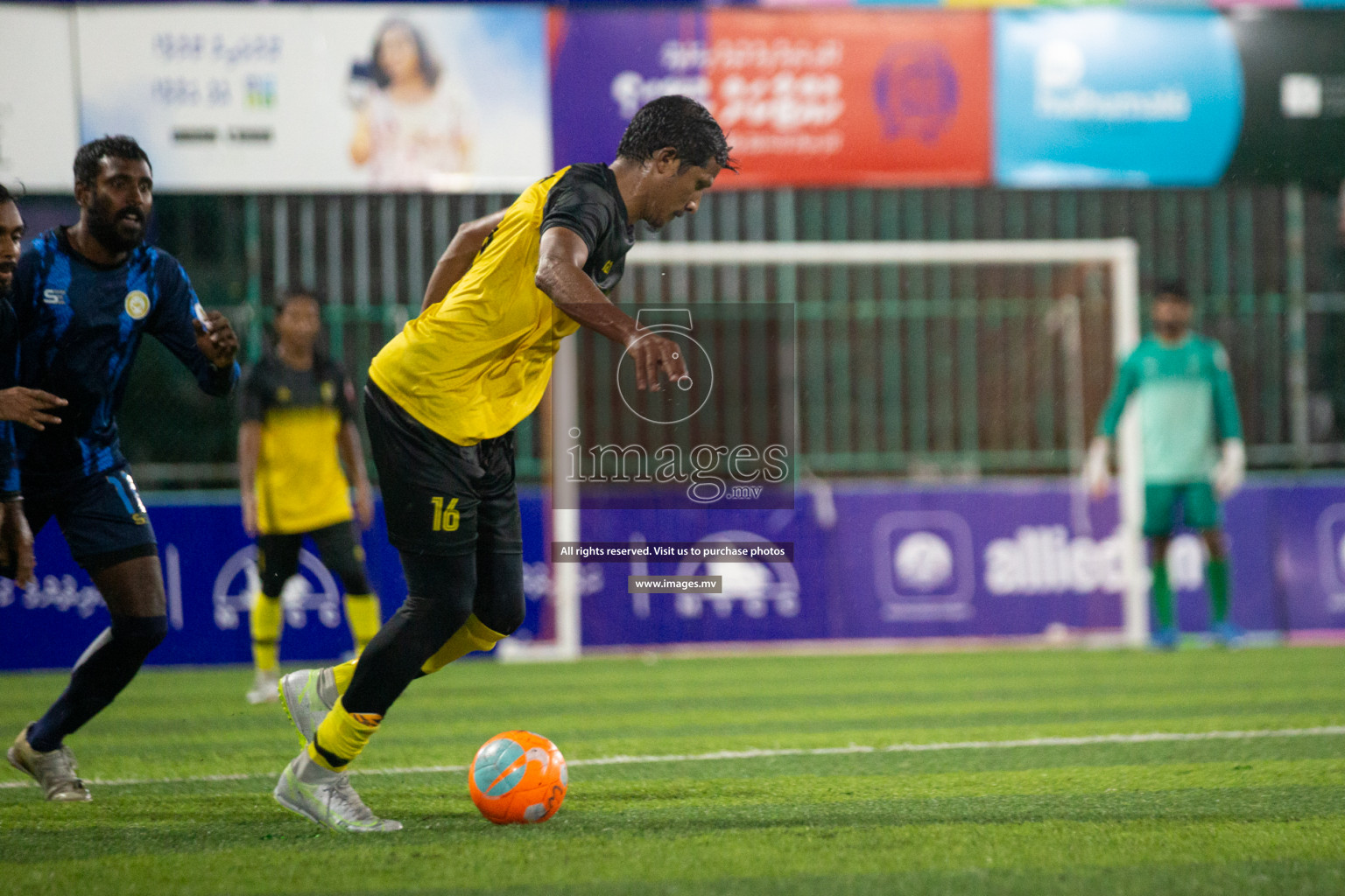 Team MPL vs Team RRC in the Quarter Finals of Club Maldives 2021 held at Hulhumale'; on 13th December 2021 Photos: Nasam/ images.mv