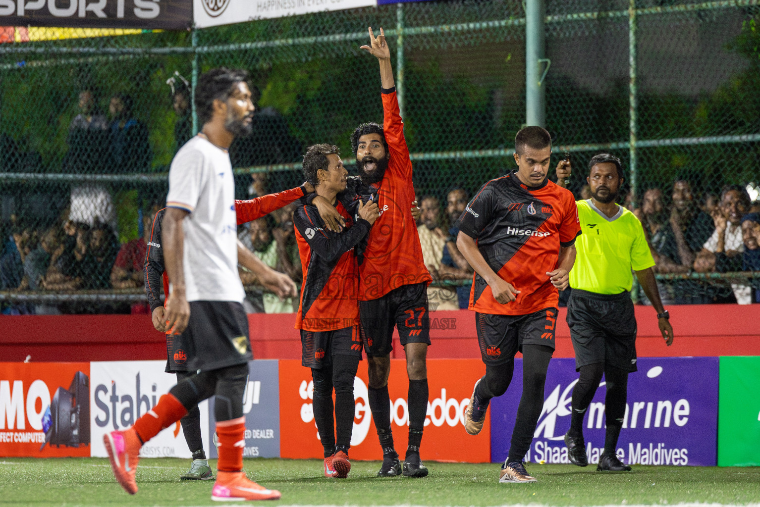 Kuda Huvadhoo vs Mulak in zone round on Day 29 of Golden Futsal Challenge 2025 was held on Sunday , 2nd February 2025, in Hulhumale', Maldives. Photos: Shuu Abdul Sattar / images.mv