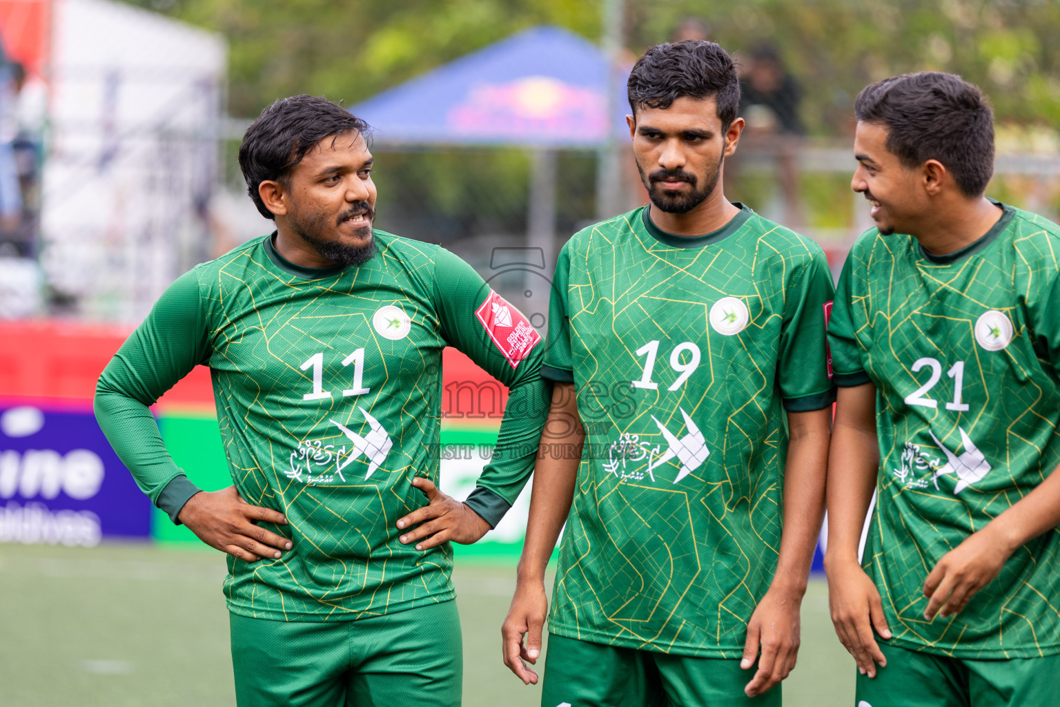 R Maduvvari VS R Alifushi in Day 6 of Golden Futsal Challenge 2025 on Friday, 6th January 2025, in Hulhumale', Maldives 
Photos: Hassan Simah / images.mv