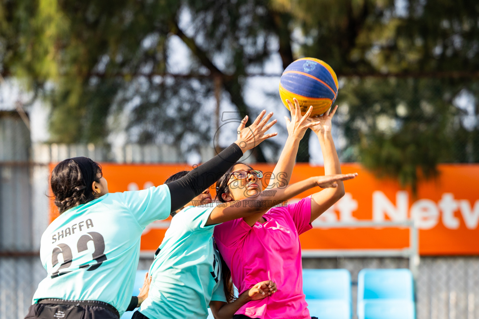 Day 5 of MILO Ramadan 3x3 Challenge 2024 was held in Ekuveni Outdoor Basketball Court at Male', Maldives on Saturday, 16th March 2024.
Photos: Mohamed Mahfooz Moosa / images.mv