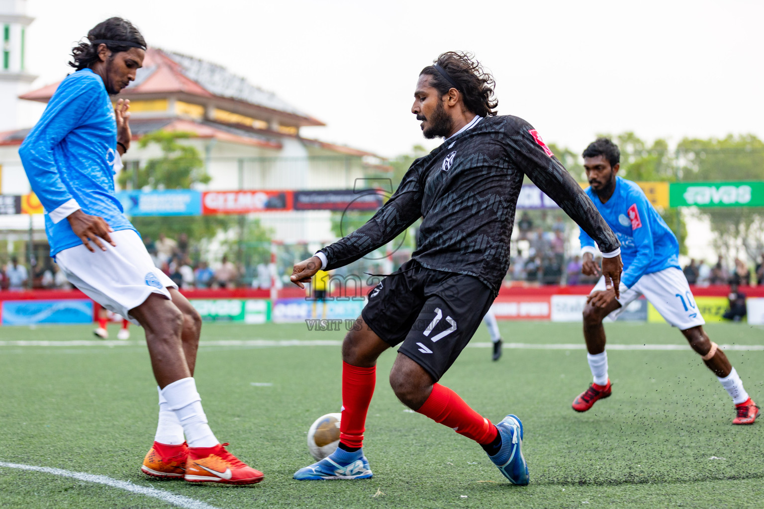 Dh Bandidhoo vs Dh. Maaenboodhoo in Day 13 of Golden Futsal Challenge 2025 was held on Friday, 17th January 2025, in Hulhumale', Maldives Photos: Hassan Simah / images.mv