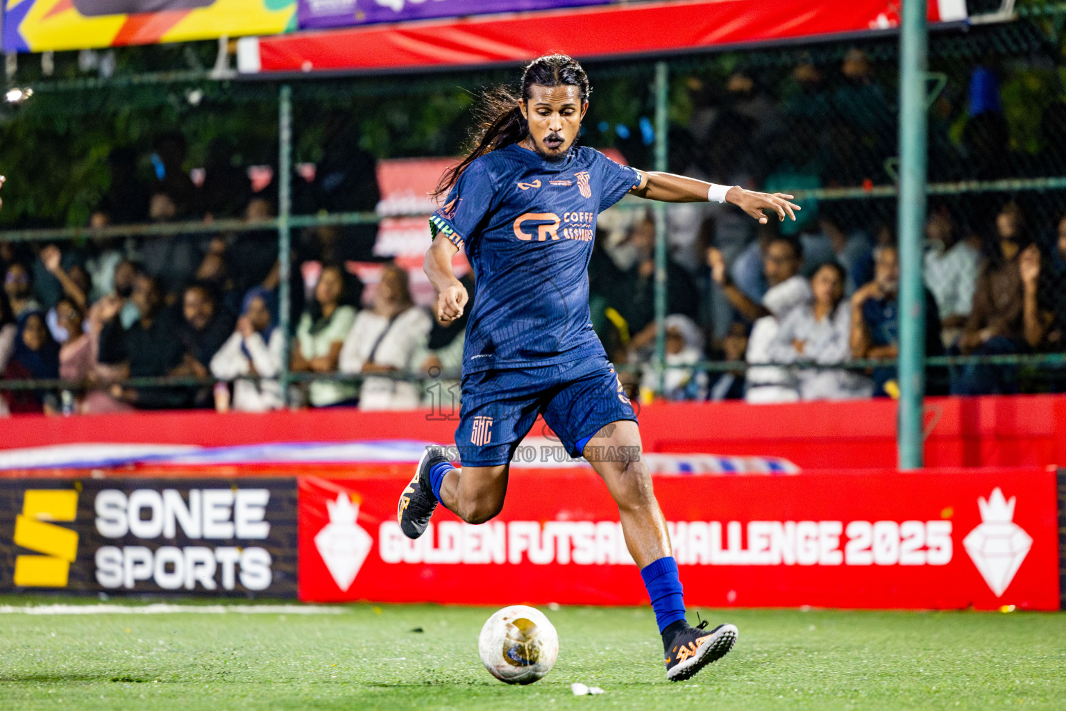 S Hithadhoo vs S Feydhoo in zone round on Day 32 of Golden Futsal Challenge 2025 was held on Wednesday , 5th February 2025, in Hulhumale', Maldives. Photos: Nausham Waheed / images.mv