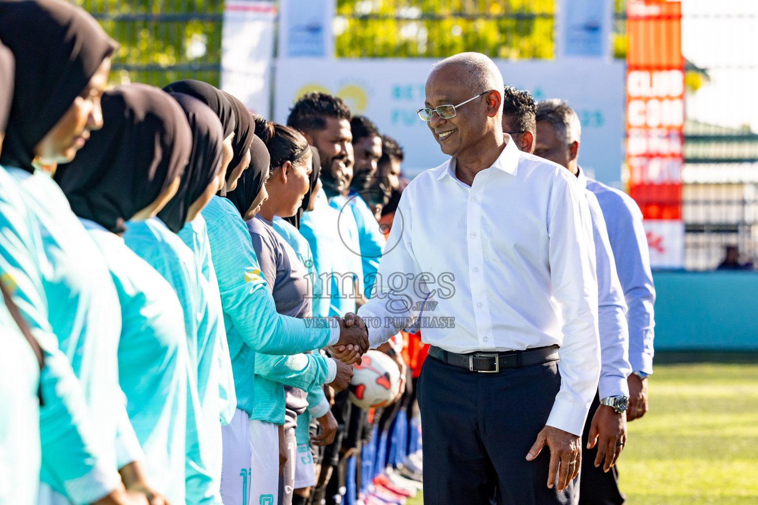 Dhonfanu vs Eydhafushi in Day 1 of Better in Baa Futsal Fiesta 2025 Woman's division held in B. Eydhafushi, Maldives on Wednesday, 5th November 2025. Photos: Nausham Waheed / images.mv