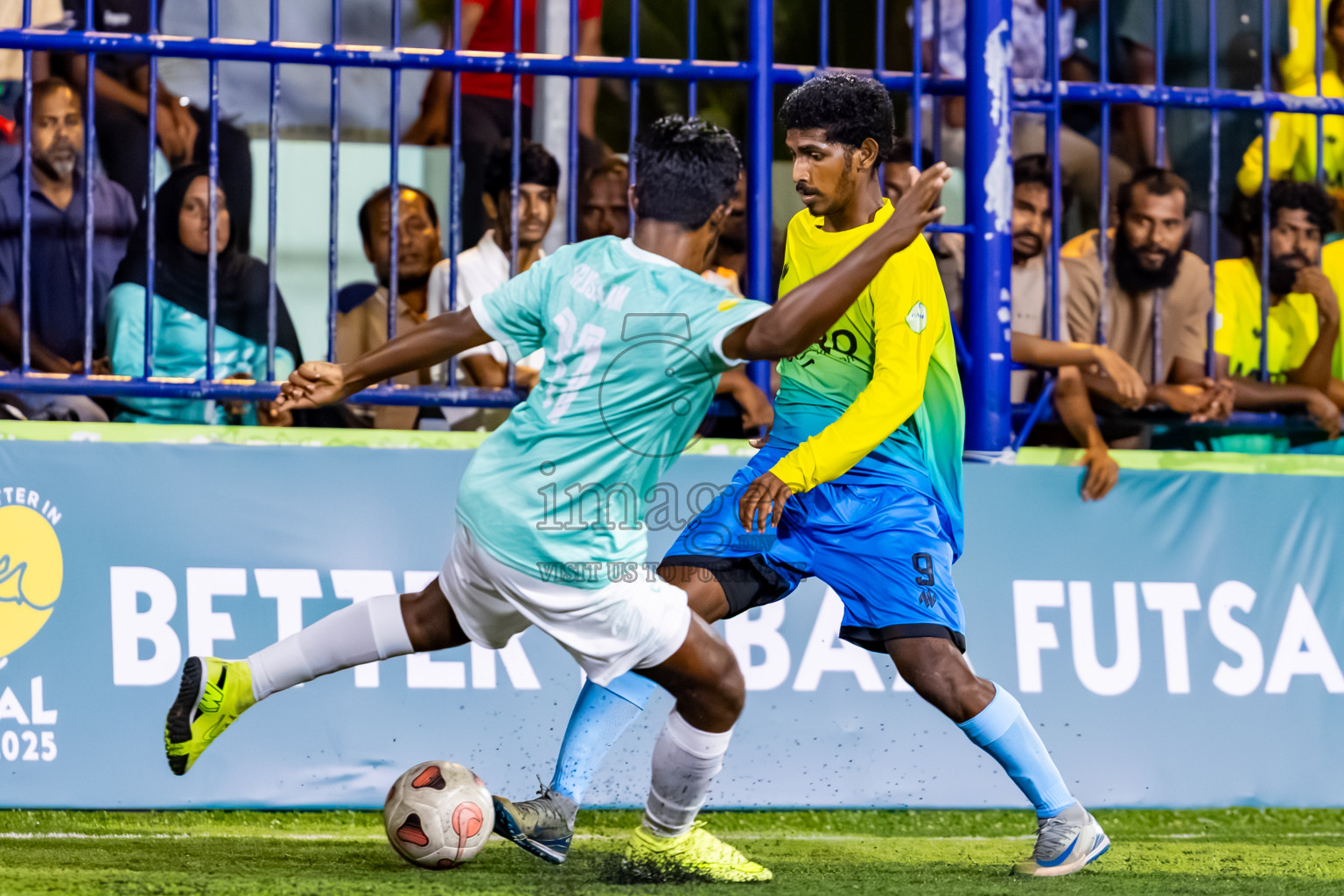 Dhonfan vs Kihaadhoo in Day 6 of Better in Baa Futsal Fiesta 2025 Men's division held in B. Eydhafushi, Maldives on Monday, 10th November 2025. Photos: Nausham Waheed / images.mv
