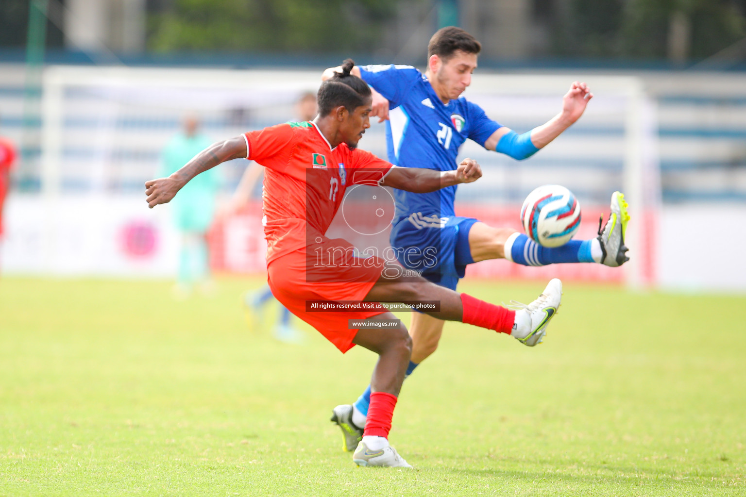 Kuwait vs Bangladesh in the Semi-final of SAFF Championship 2023 held in Sree Kanteerava Stadium, Bengaluru, India, on Saturday, 1st July 2023. Photos: Nausham Waheed, Hassan Simah / images.mv