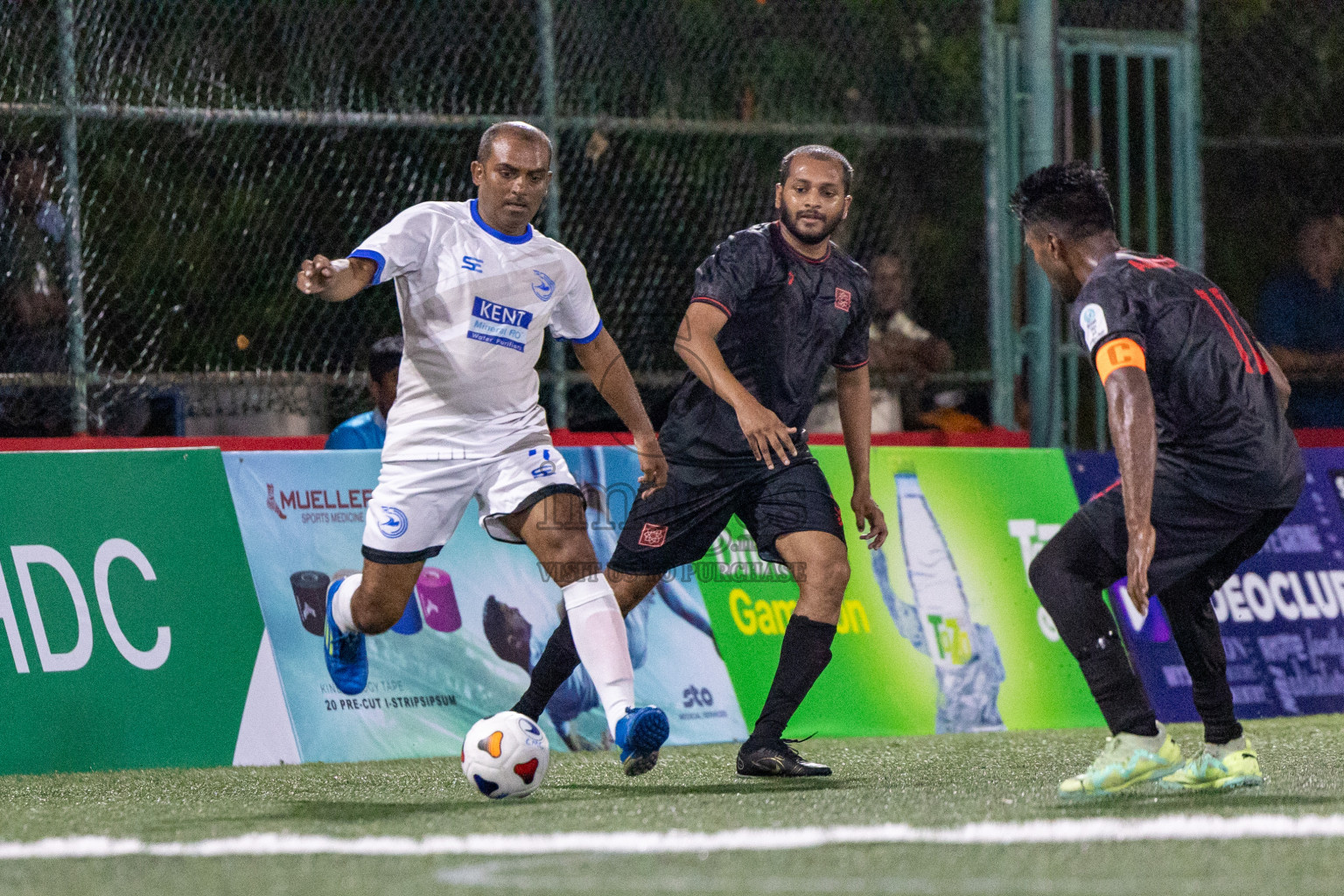 POLICE CLUB vs YOUTH RC in Eighteen Thirty 2024 held in Rehendi Futsal Ground, Hulhumale', Maldives on Tuesday, 3rd September 2024. 
Photos: Mohamed Mahfooz Moosa / images.mv