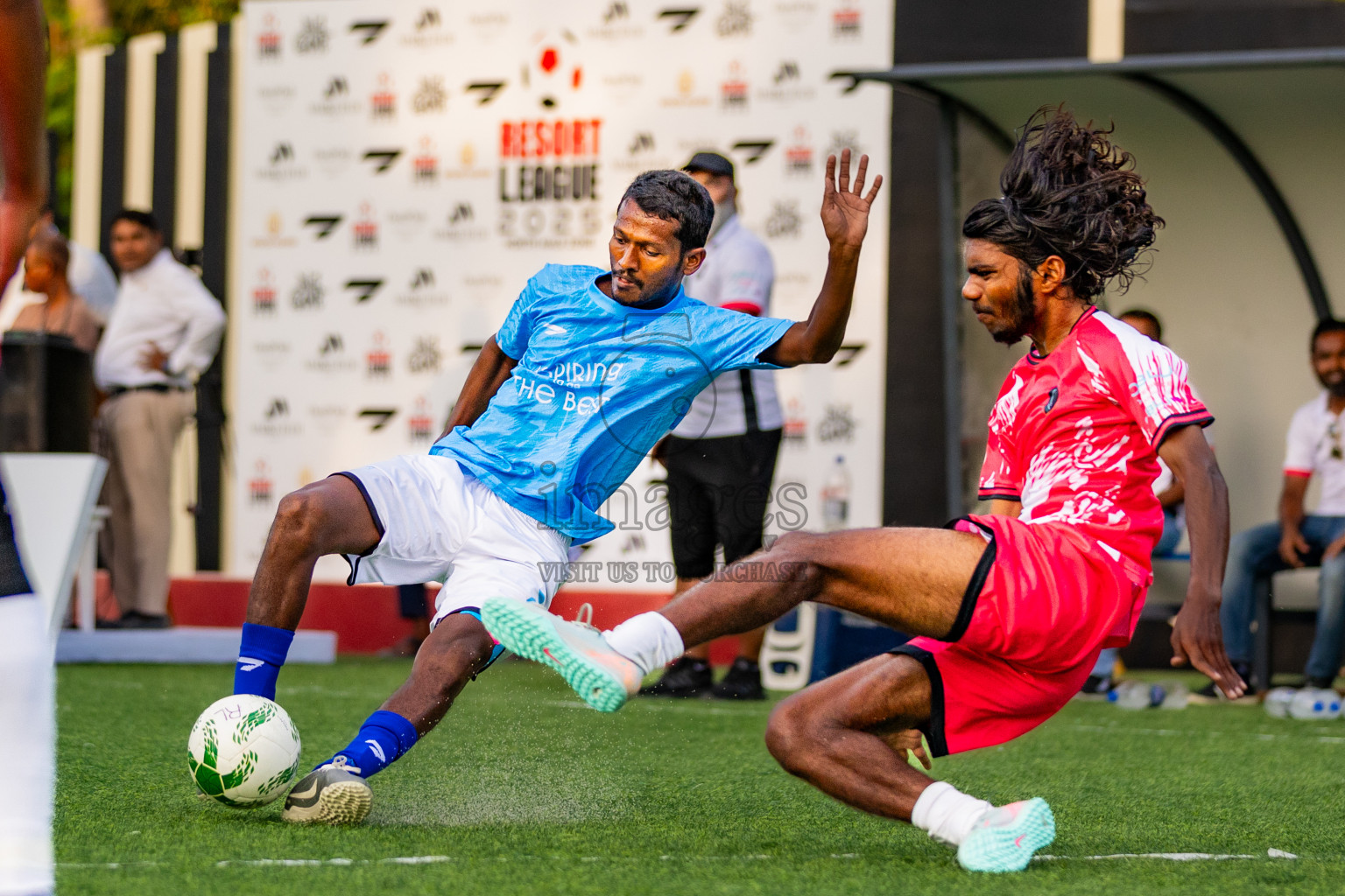 Bandos vs Oblu Experience in Resort League 2025 (North Male Zone) day 16 was held on Thursday, 18th September 2025 in One And Only Reethi Rah Maldives Resort, Photos: Areef Adam / images.mv
