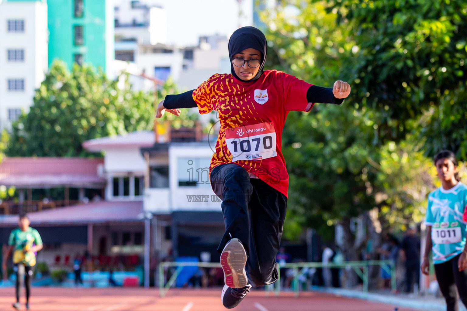 Day 2 of Inter-school Athletics Championship 2025 held in Ekuveni Synthetic Track, Male', Maldives on Tuesday, 07th October 2025. Photos by: Nausham Waheed / Images.mv
