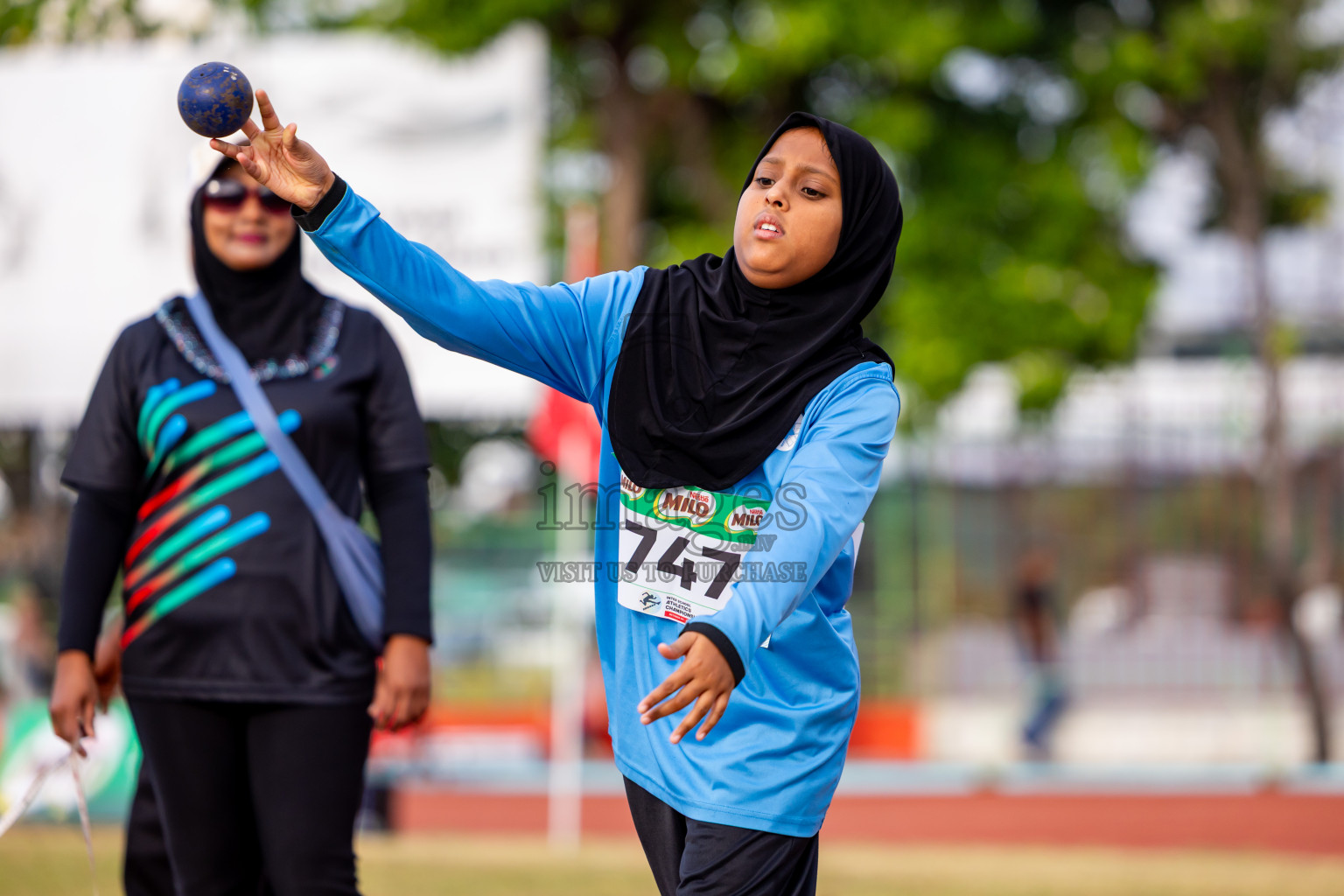 Day 4 of Inter-school Athletics Championship 2025 held in Ekuveni Synthetic Track, Male', Maldives on Thursday, 09th October 2025. Photos by: Nausham Waheed / Images.mv