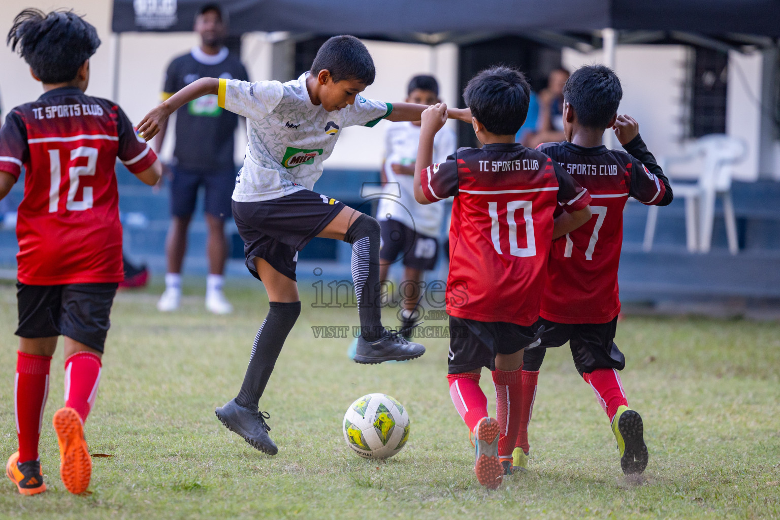 Day 2 of MILO Academy Championship 2025 was held on Friday, 14th February 2025 in Henveiru Stadium. 
Photos: Hassan Simah / Images.mv