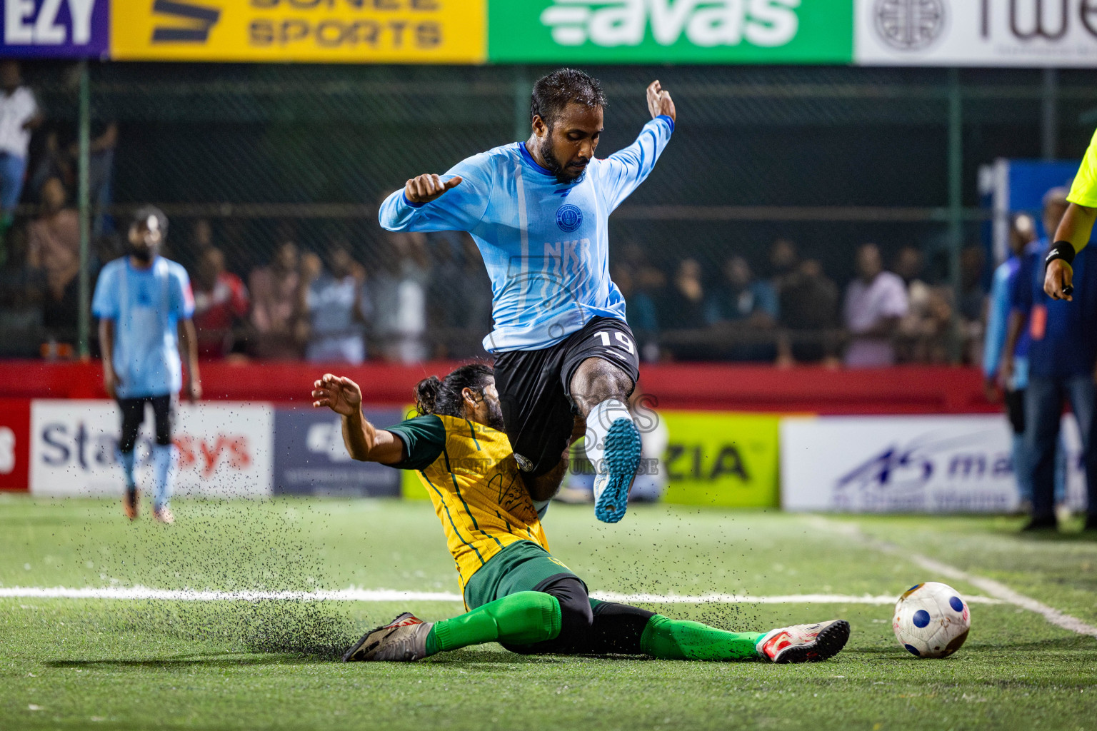 HDh Neykurendhoo vs HDh Nolhivaranfaru in Day 13 of Golden Futsal Challenge 2025 was held on Friday, 17th January 2025, in Hulhumale', Maldives. Photos: Nausham Waheed / images.mv