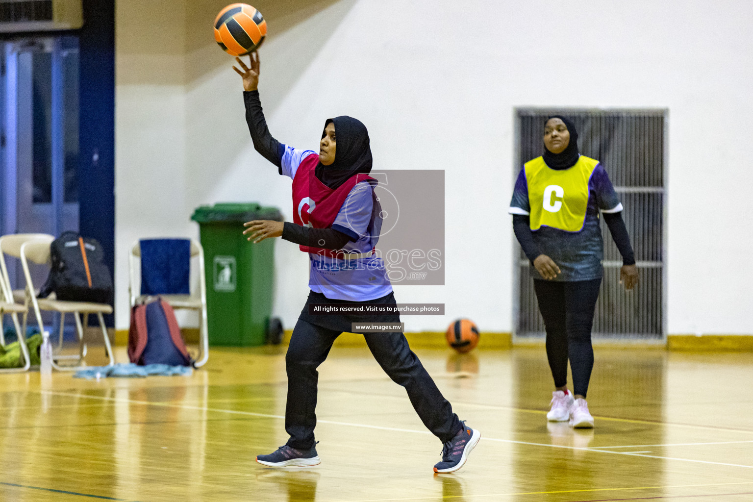 Sports Club Skylark vs Vyansa in the Milo National Netball Tournament 2022 on 17 July 2022, held in Social Center, Male', Maldives. 
Photographer: Hassan Simah / Images.mv